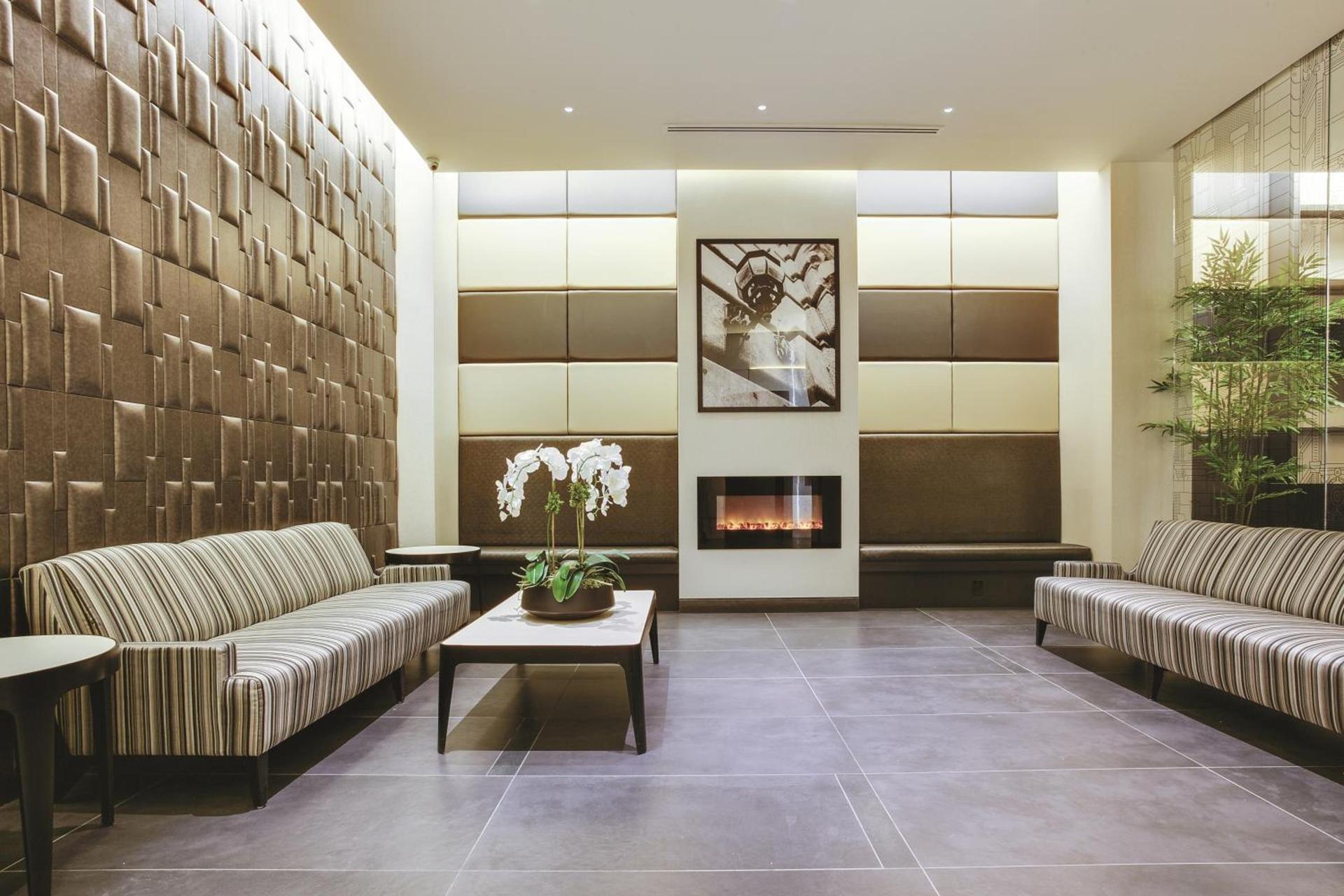 The Hotel at Fifth Avenue photo 38