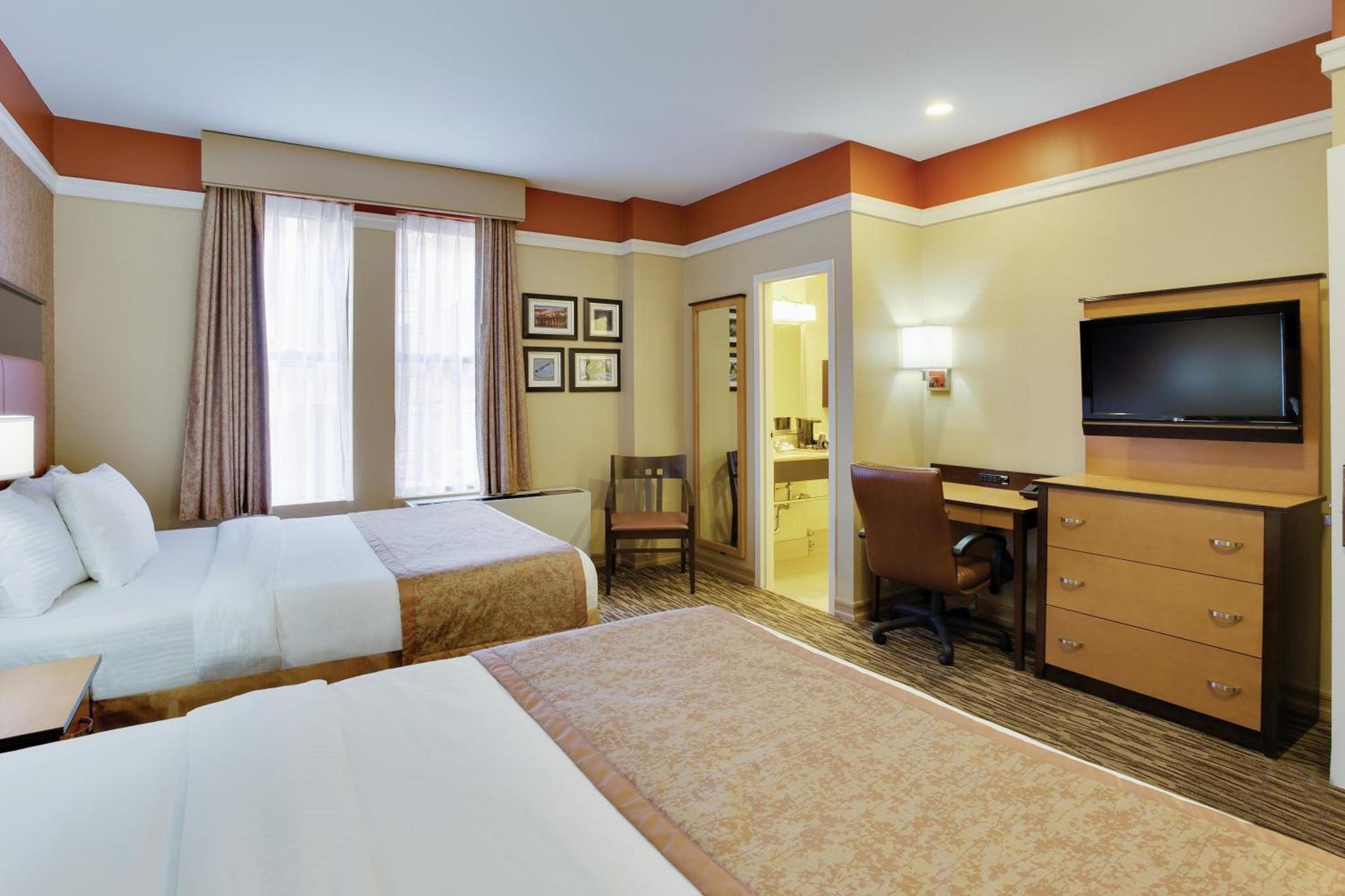 The Hotel at Fifth Avenue photo 33