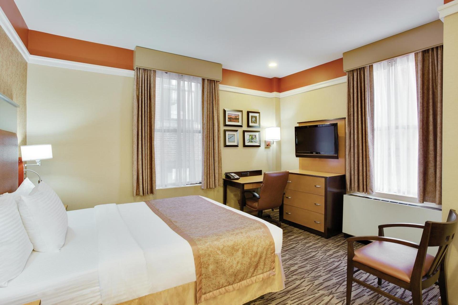 The Hotel at Fifth Avenue photo 32