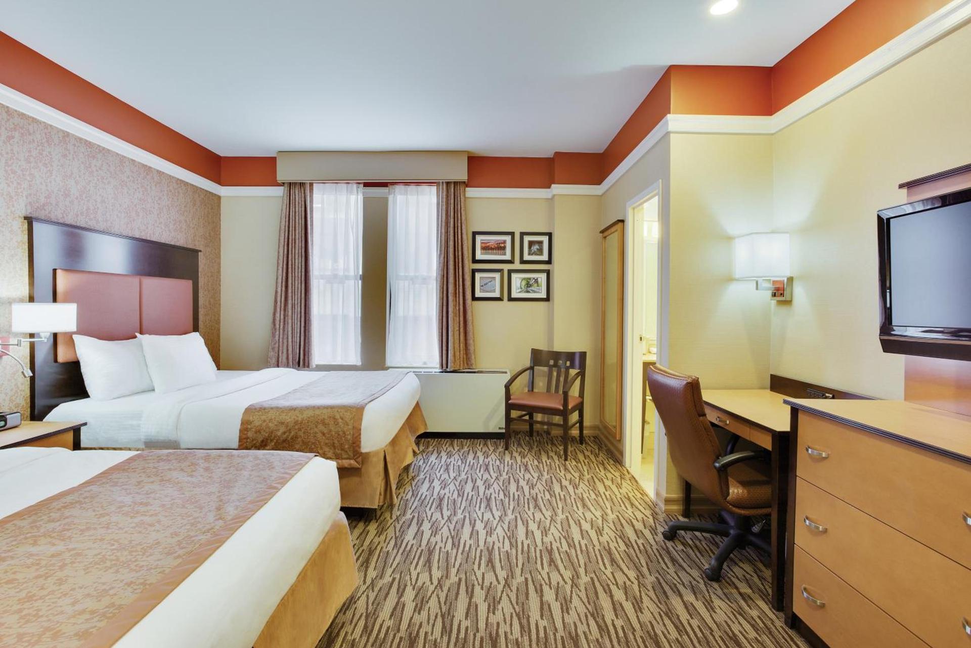 The Hotel at Fifth Avenue photo 29