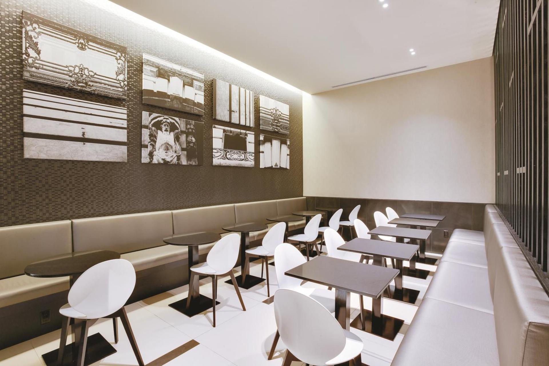 The Hotel at Fifth Avenue photo 42
