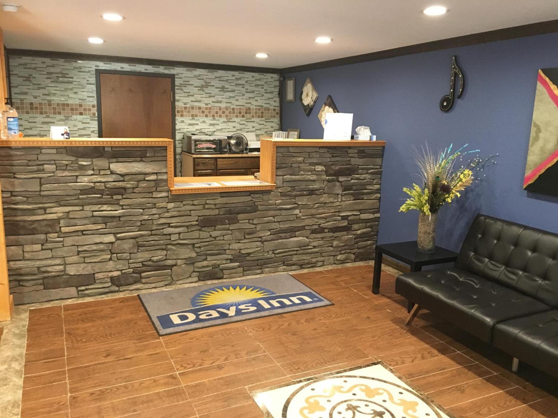 Days Inn by Wyndham Lavonia photo 19