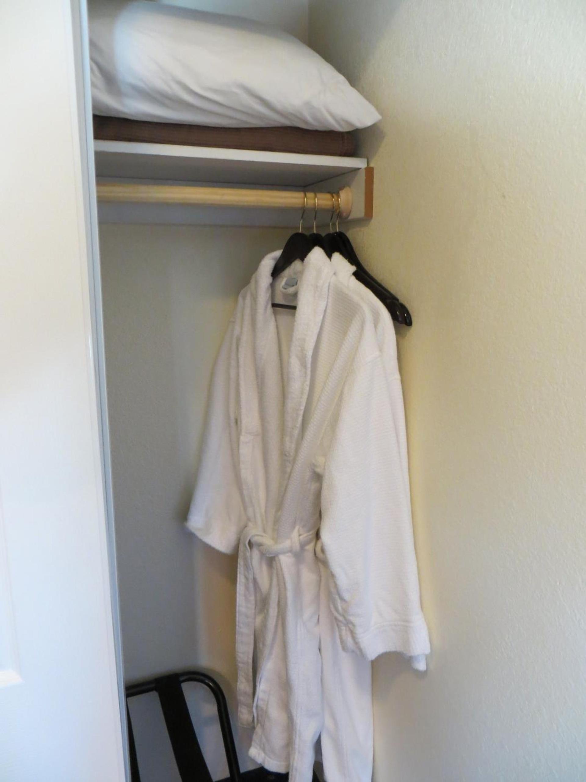 Hotel Focus SFO photo 26
