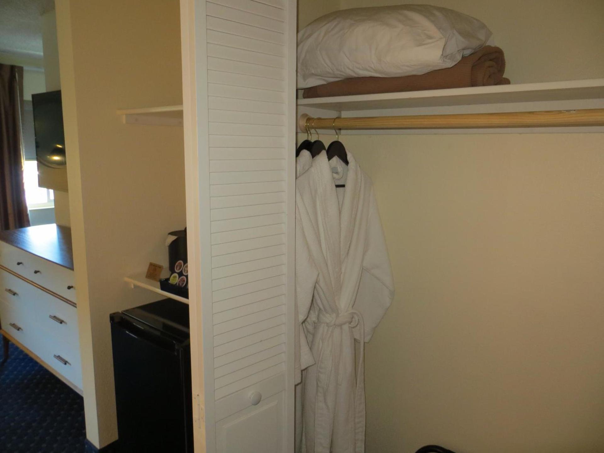 Hotel Focus SFO photo 29
