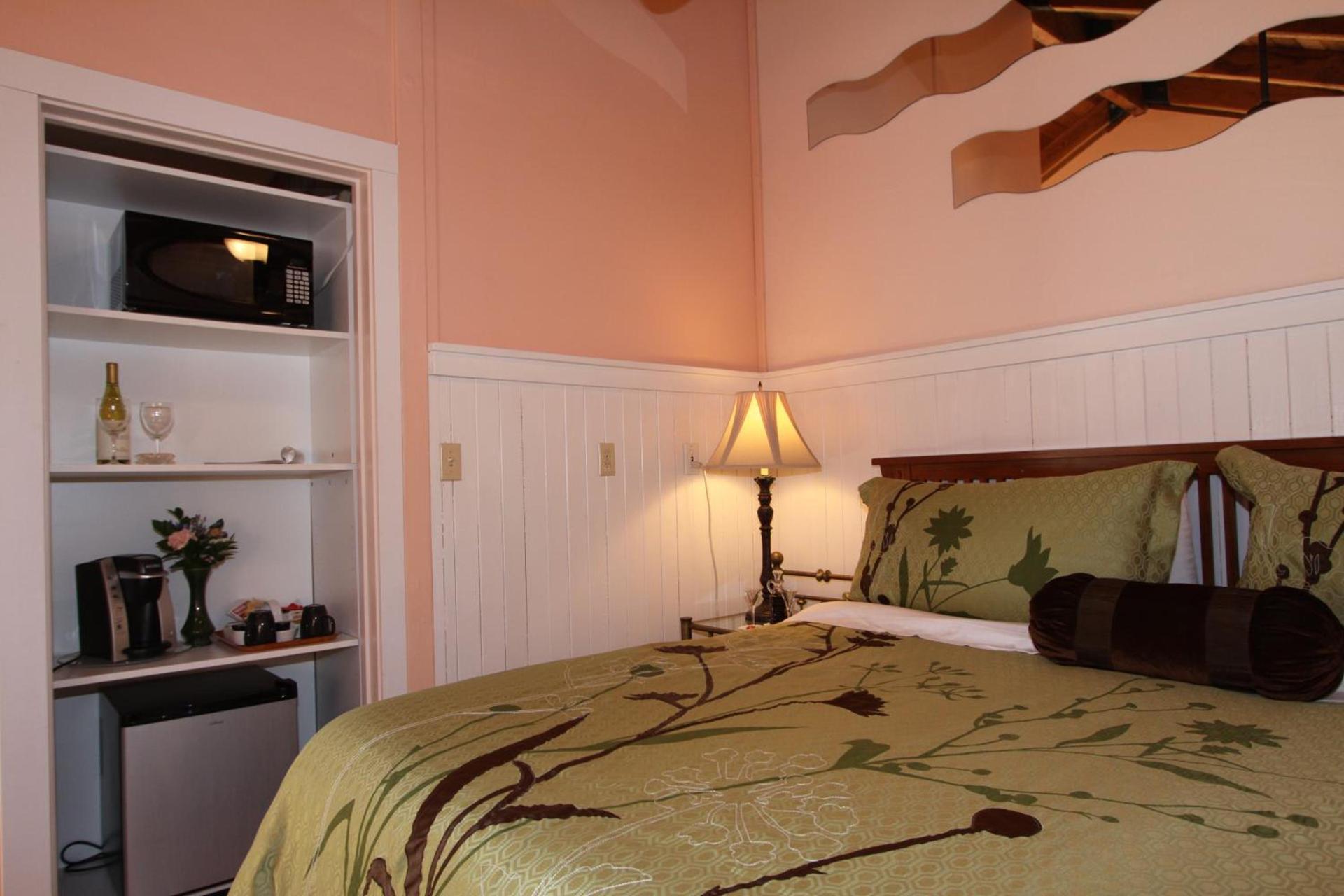 Elk Cove Inn & Spa photo 2