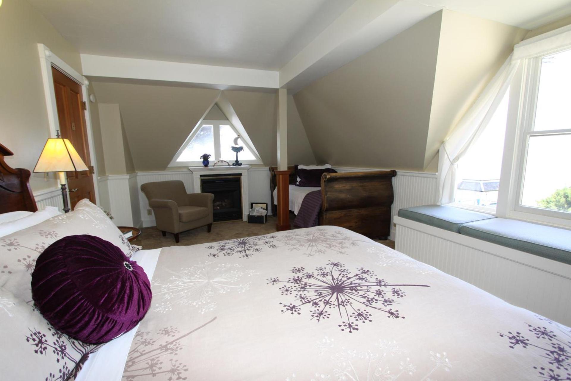 Elk Cove Inn & Spa photo 27