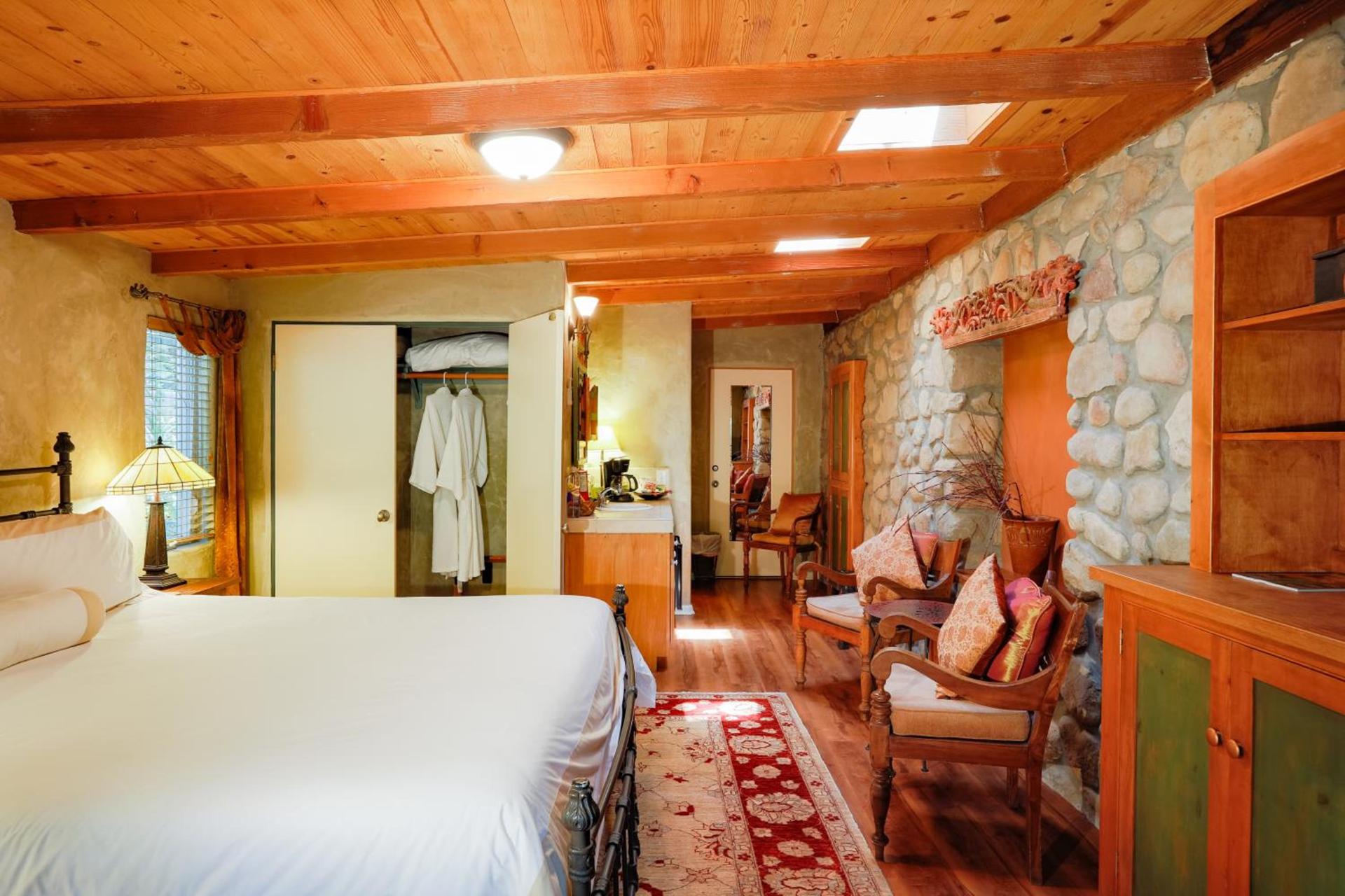 The Emerald Iguana Inn photo 19