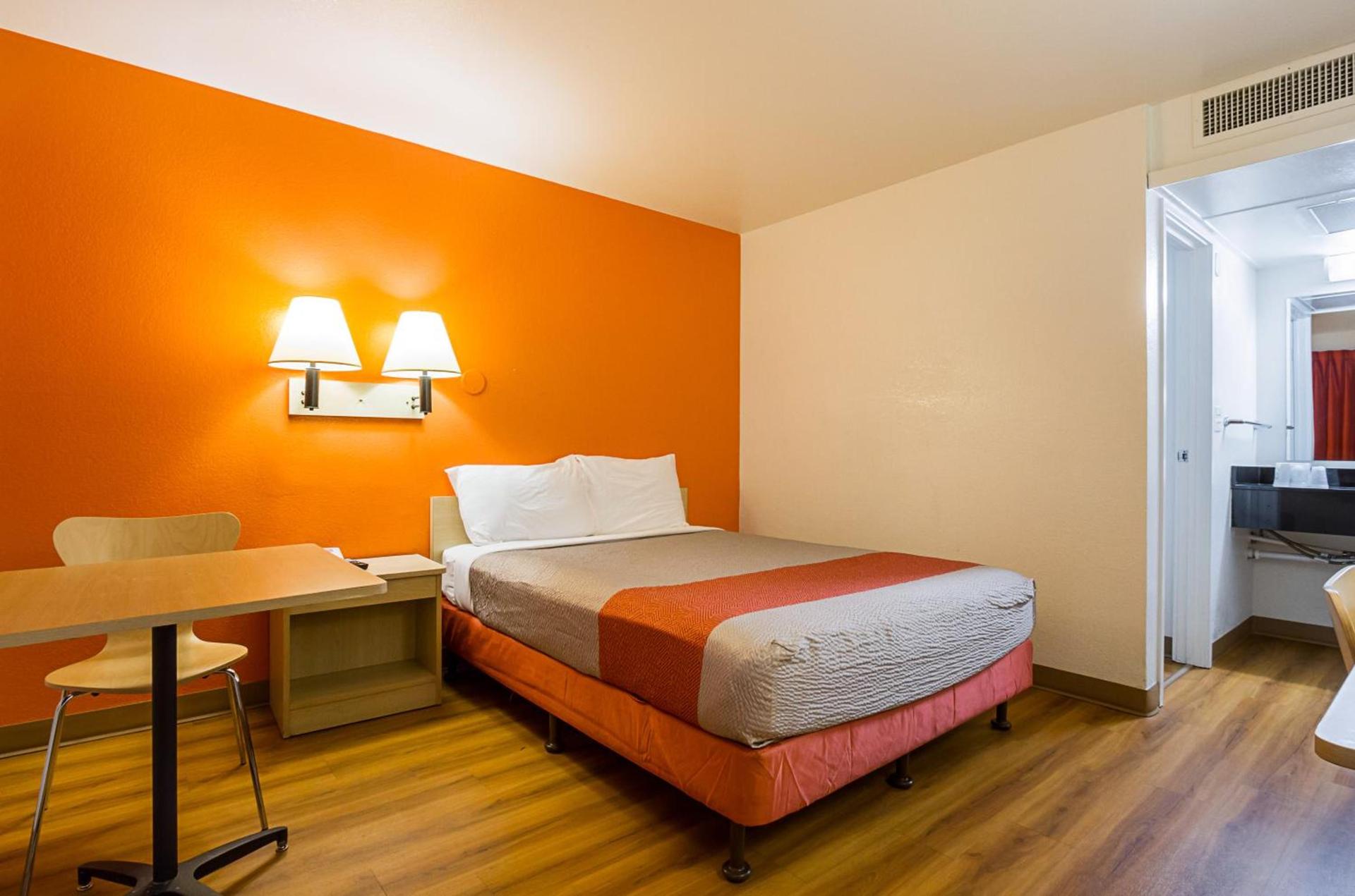 Motel 6 Mesa North photo 39