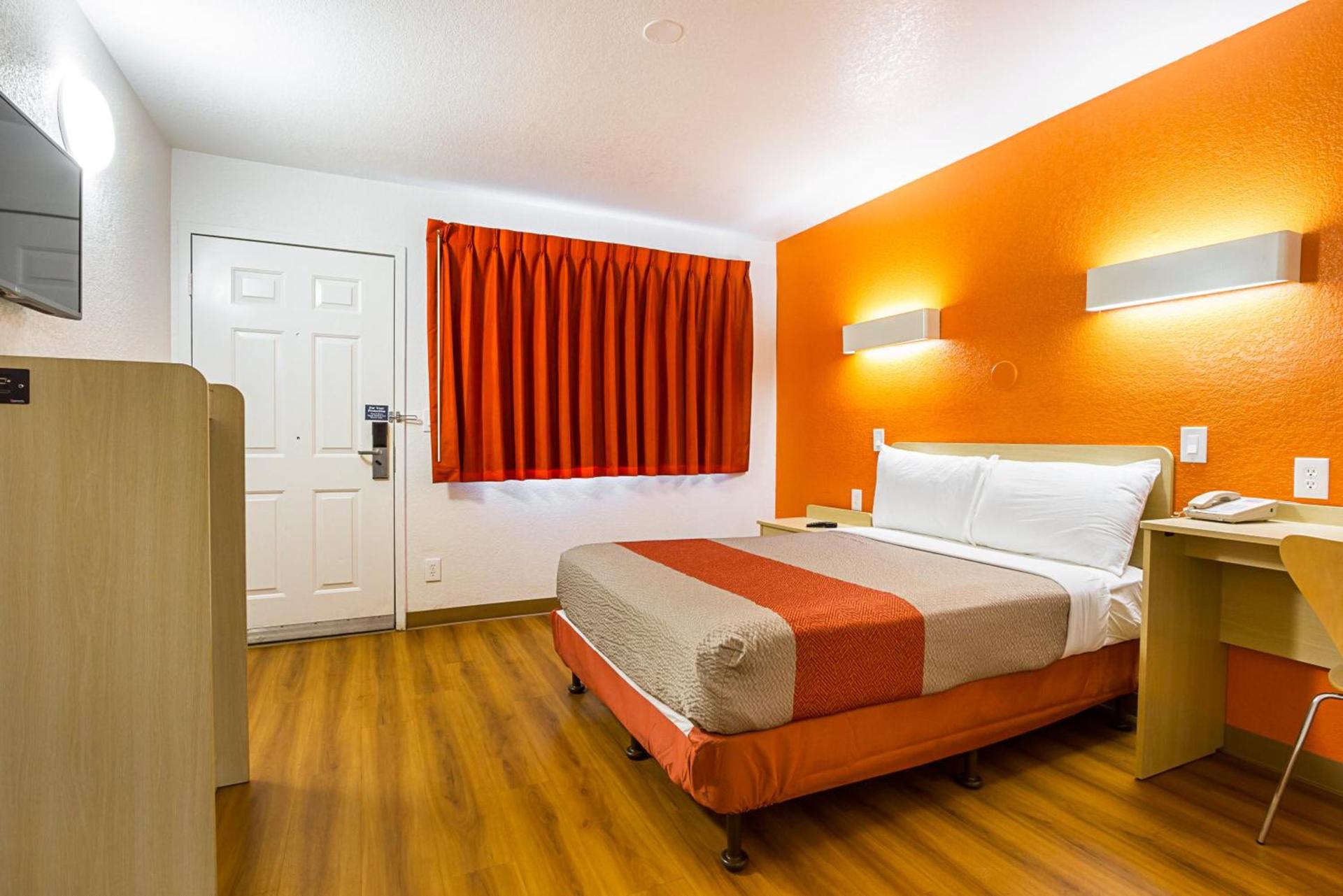 Motel 6 Mesa North photo 31