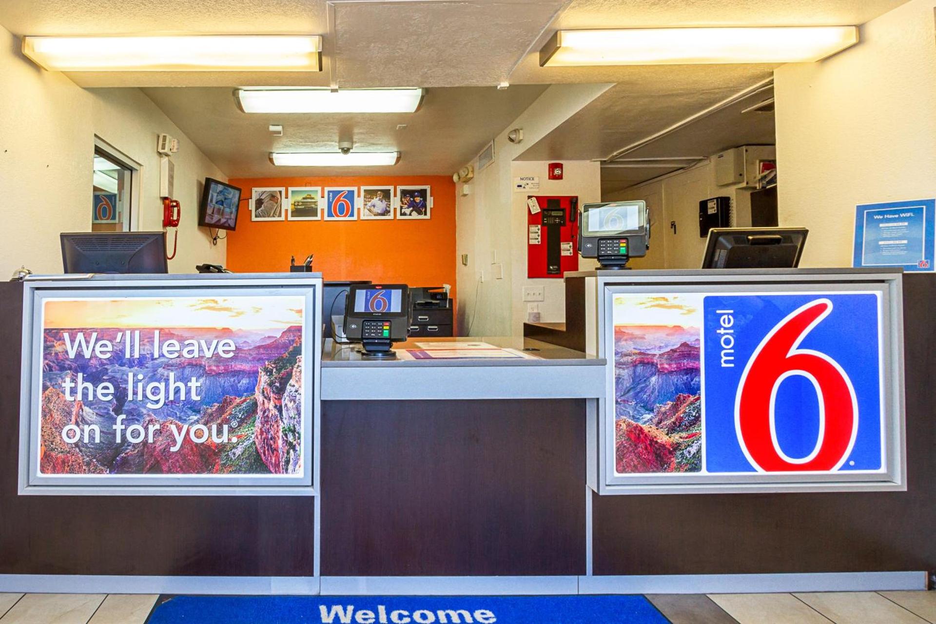 Motel 6 Mesa North photo 21