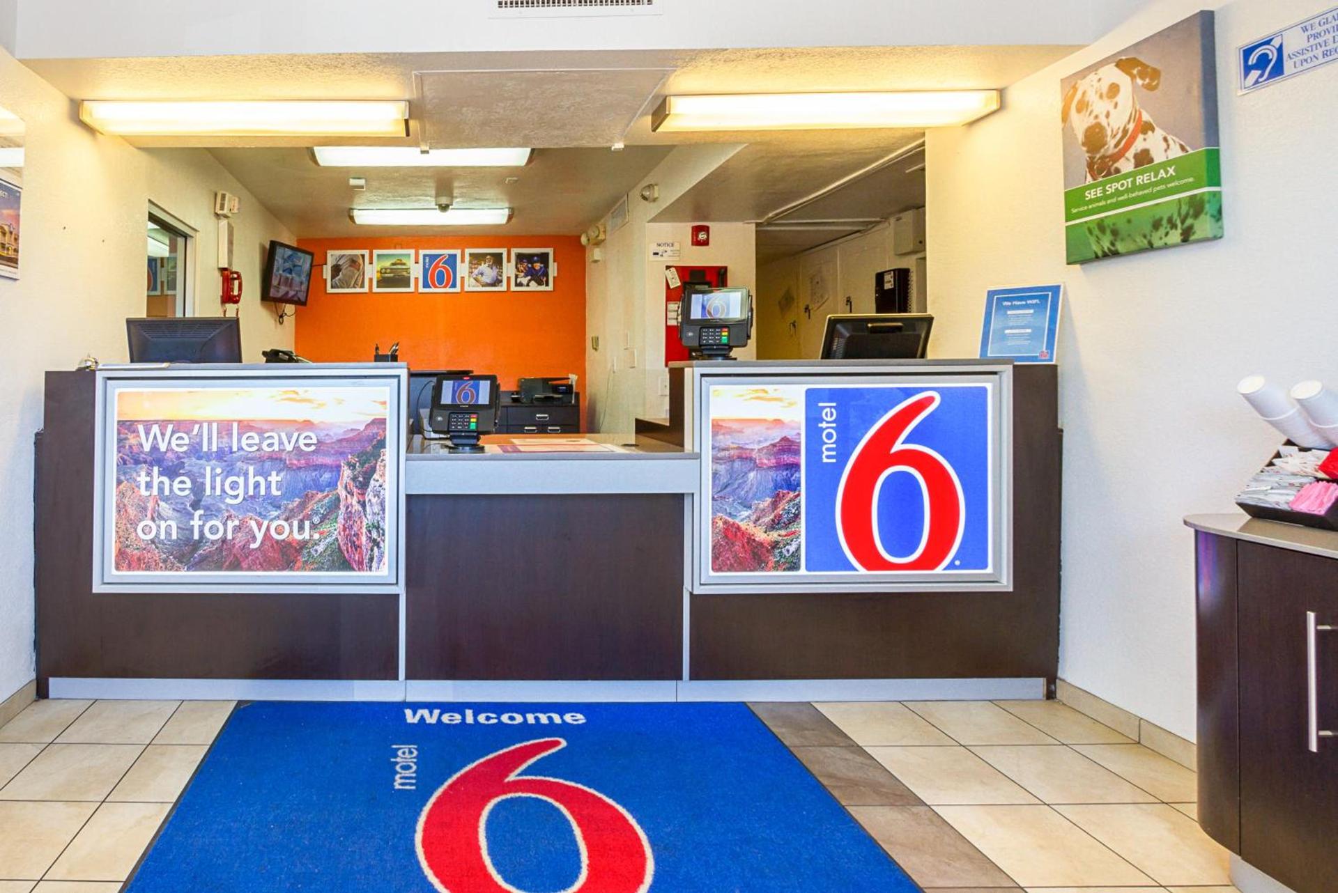 Motel 6 Mesa North photo 27