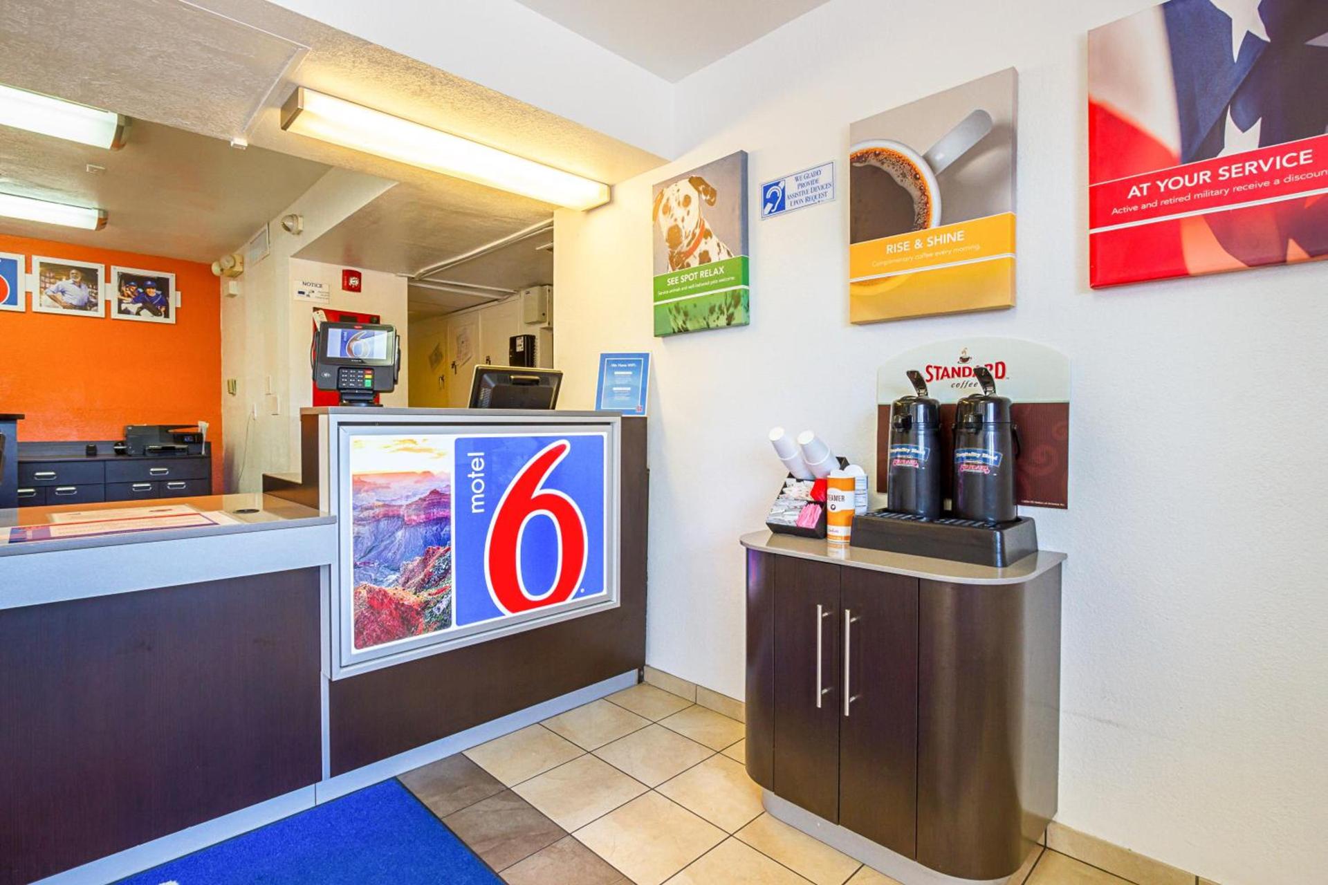 Motel 6 Mesa North photo 28