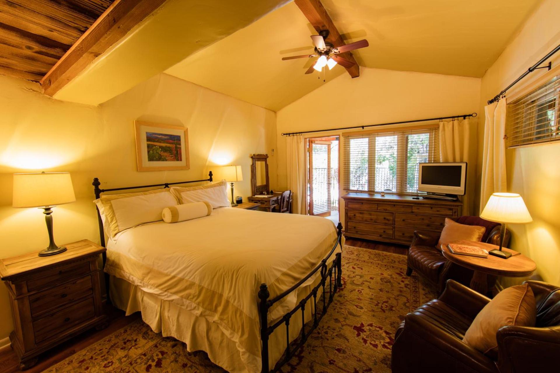 The Emerald Iguana Inn photo 21