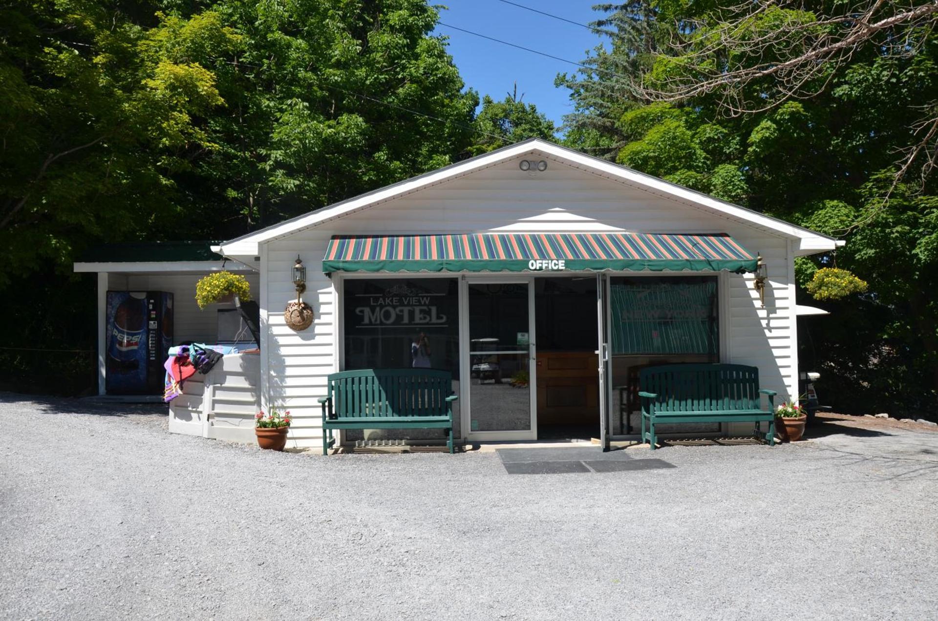 Lake View Motel photo 47