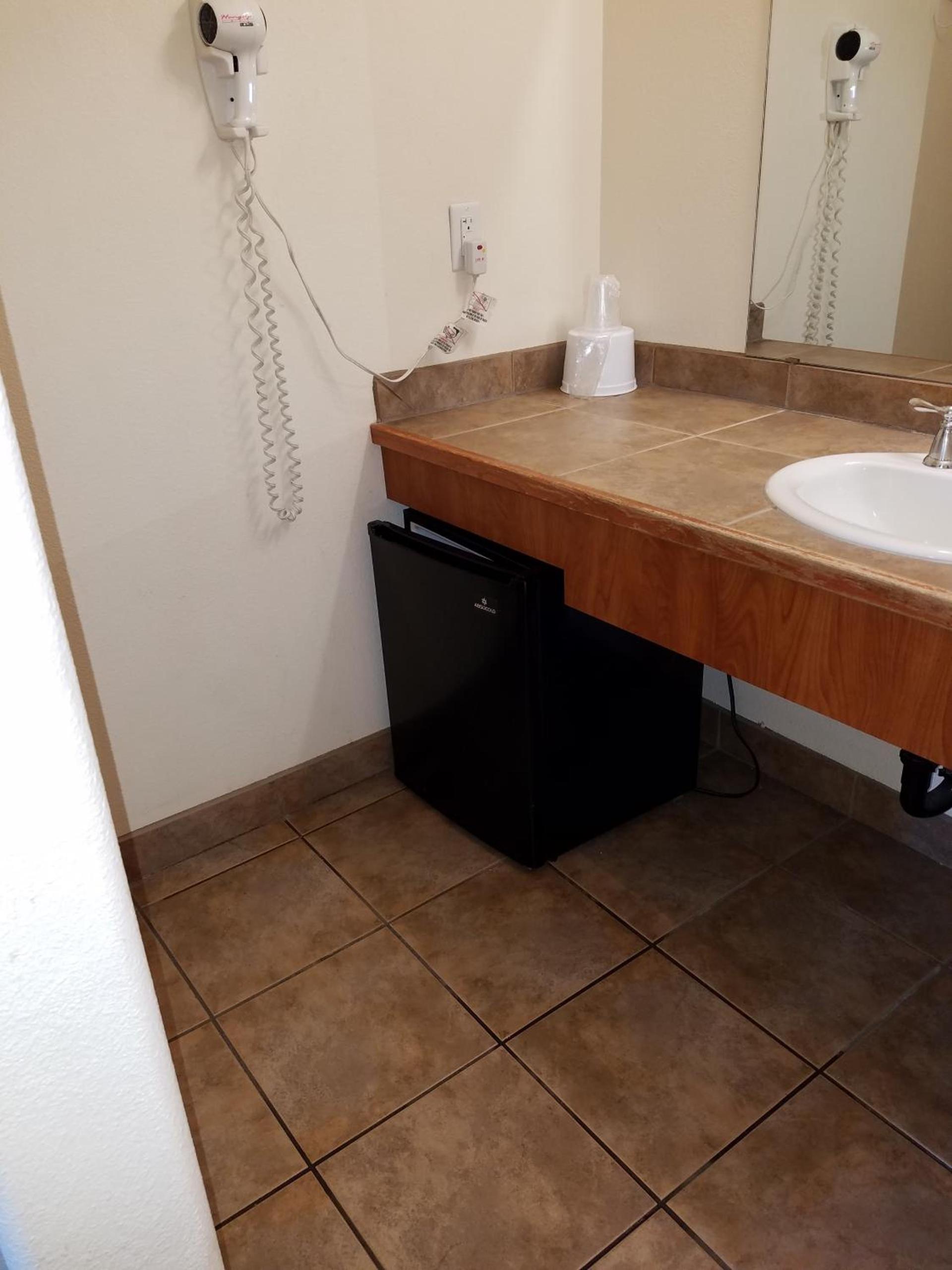 Premier Inns Tolleson photo 20