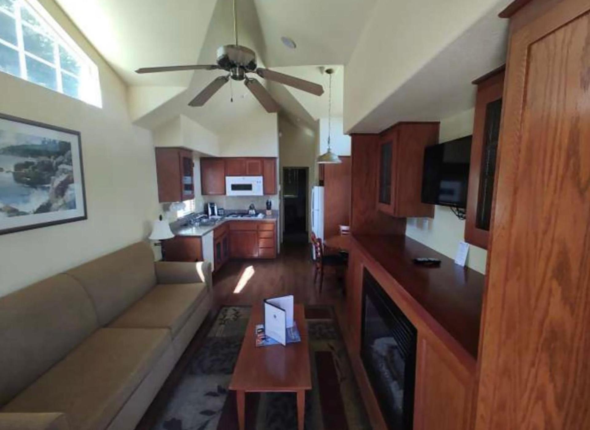 Lighthouse Pointe Resort photo 19