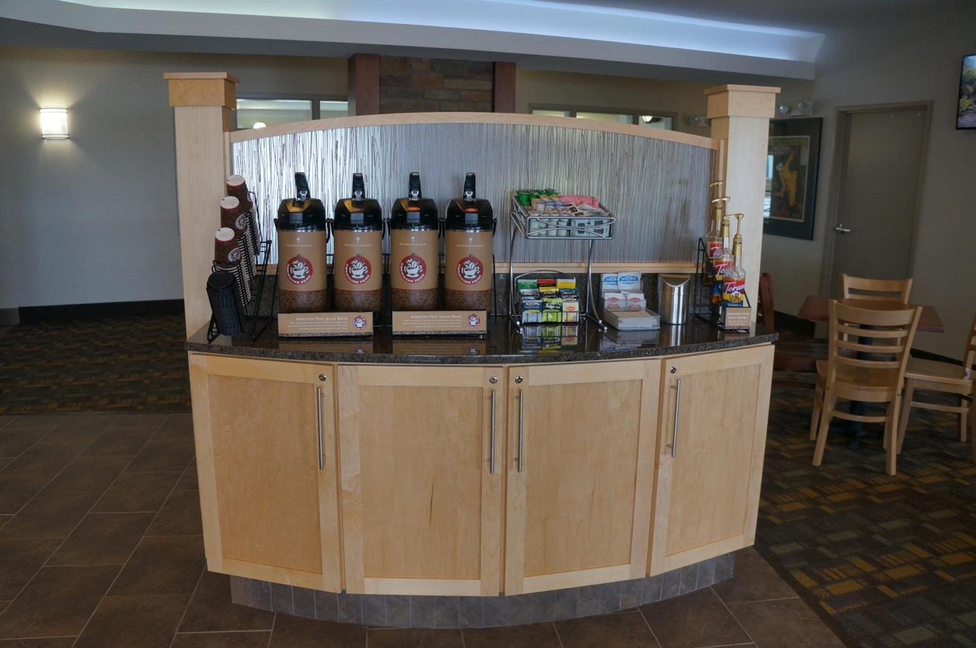 AmericInn by Wyndham Hartford SD photo 37
