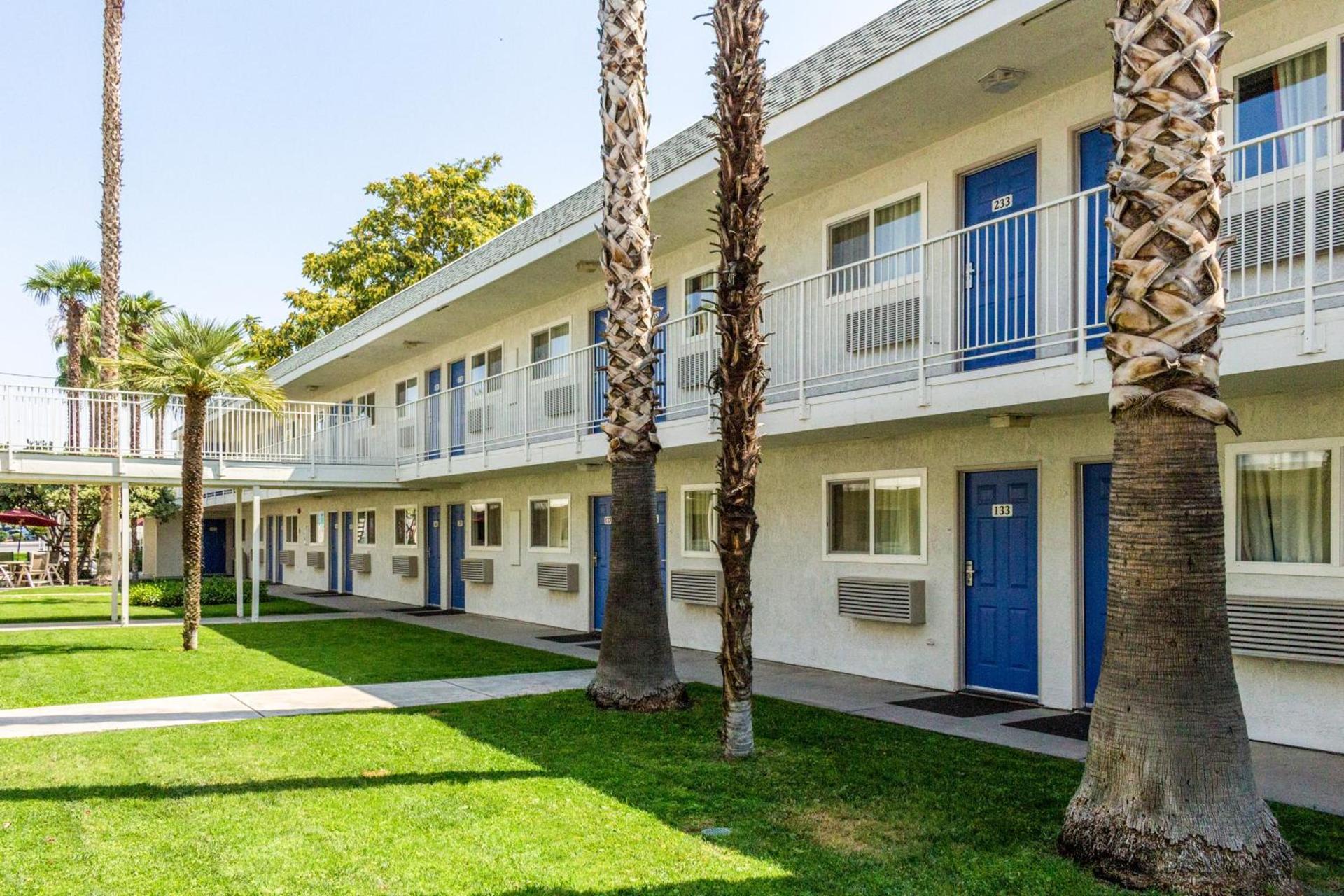 Motel 6-Bakersfield, CA - East photo 3