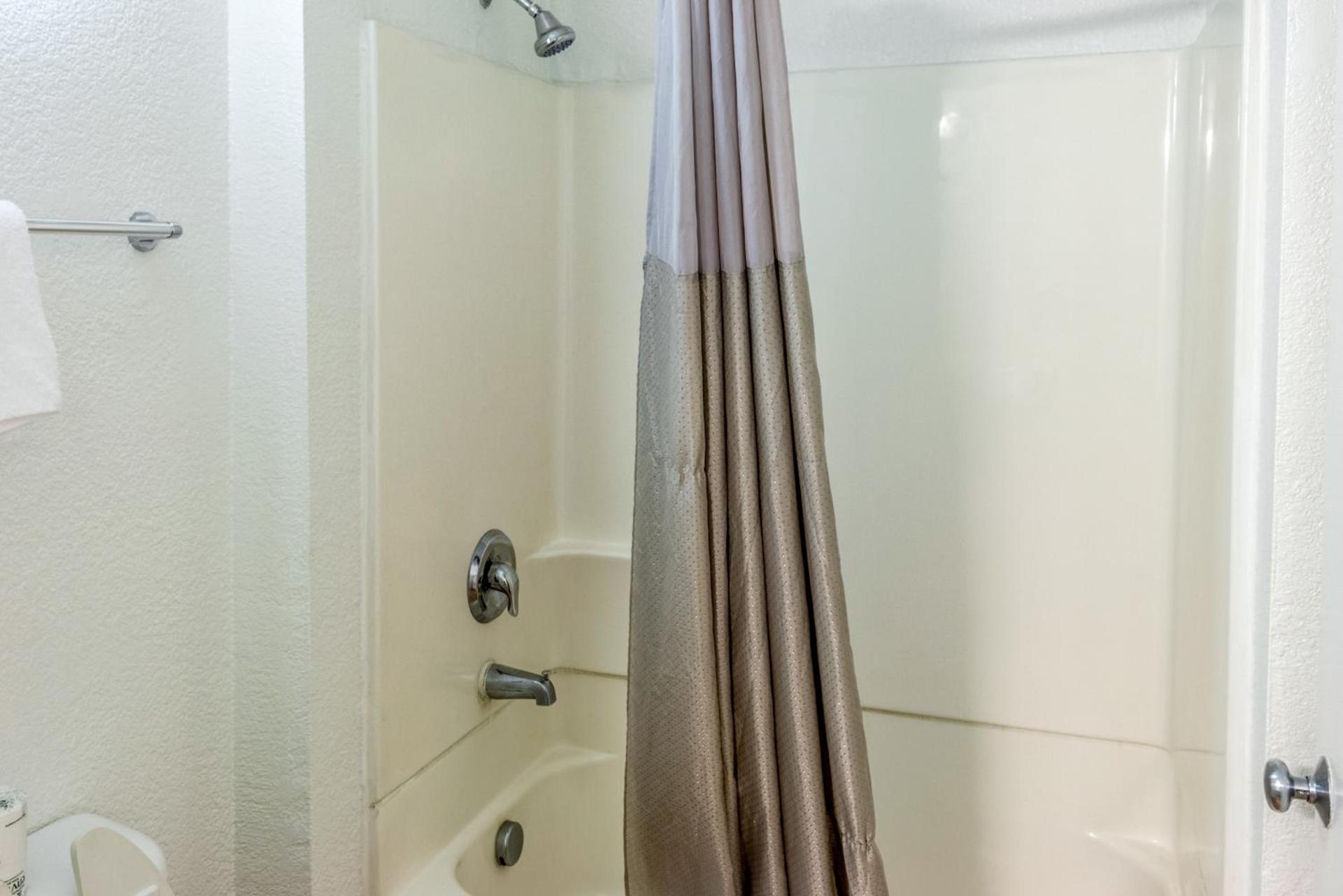 Motel 6-Bakersfield, CA - East photo 19