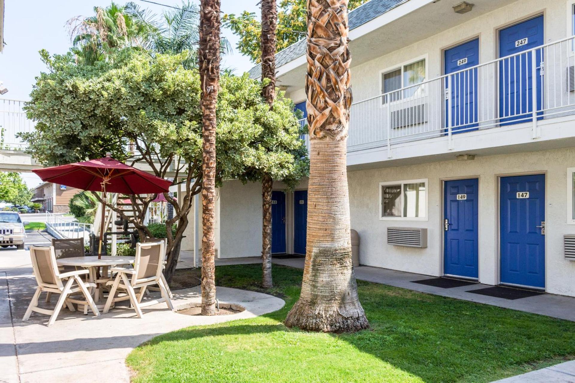 Motel 6-Bakersfield, CA - East photo 4