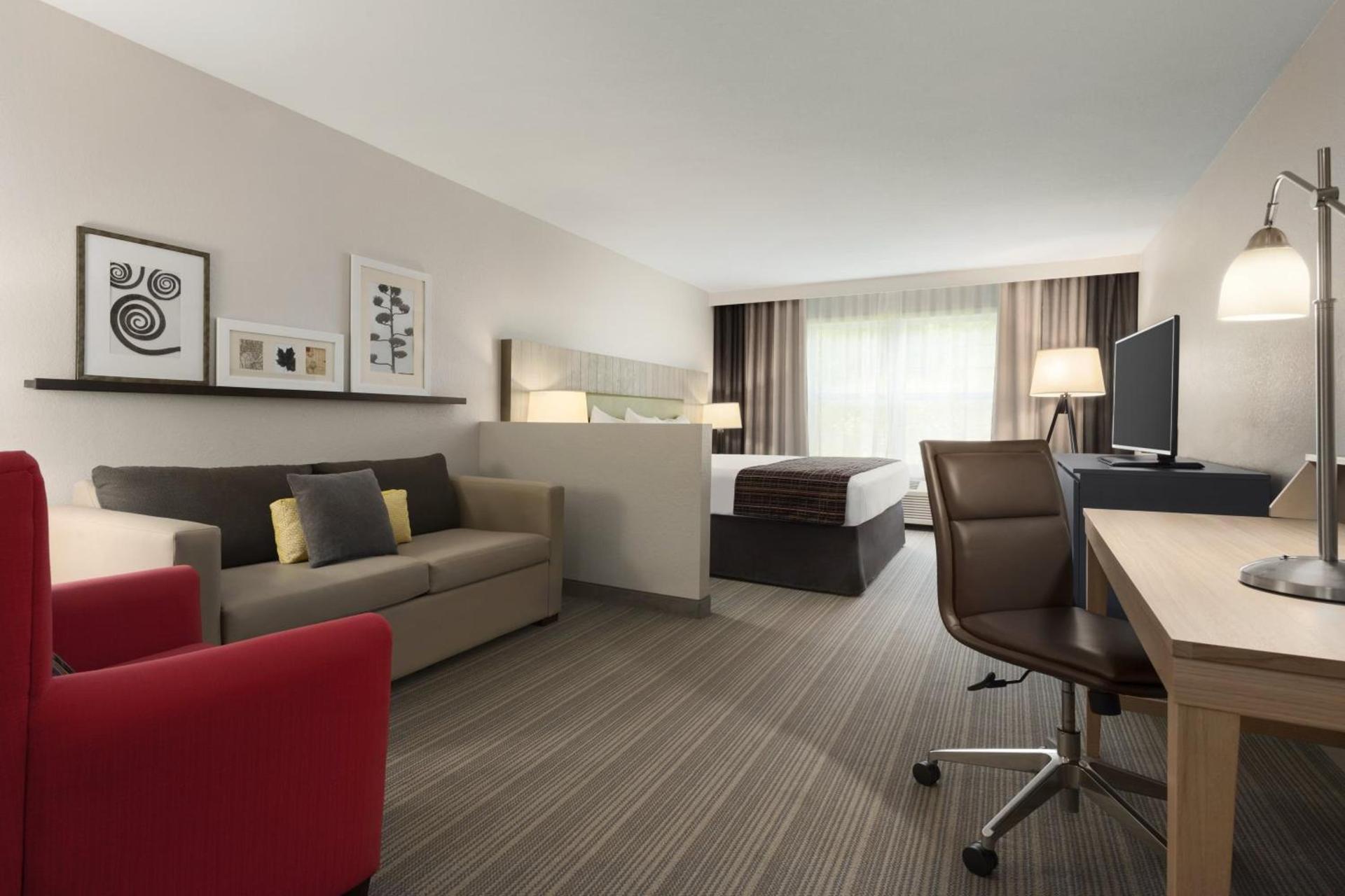 Country Inn & Suites by Radisson, Decorah, IA photo 19