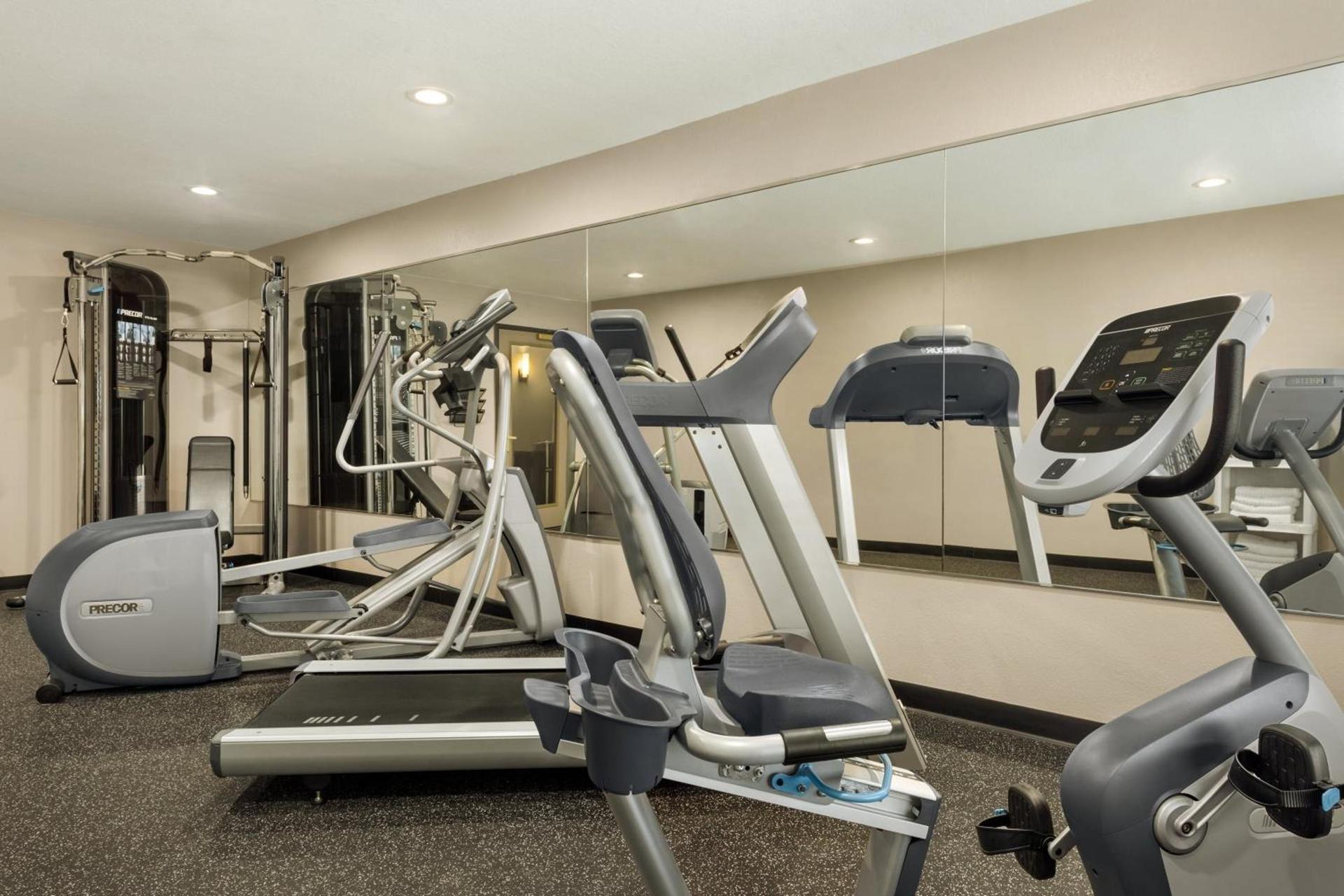 Country Inn & Suites by Radisson, Decorah, IA photo 25