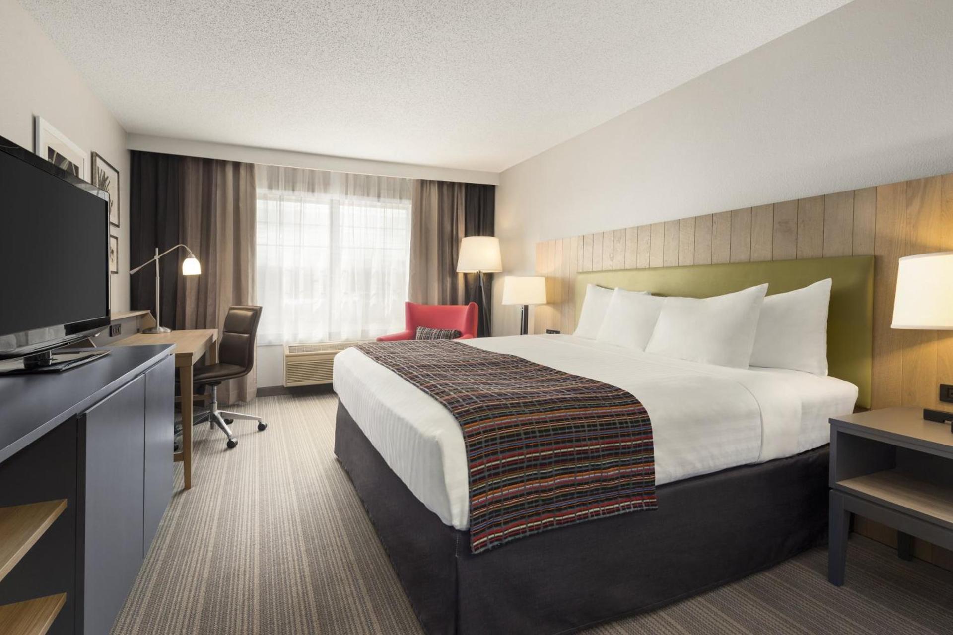 Country Inn & Suites by Radisson, Decorah, IA photo 24