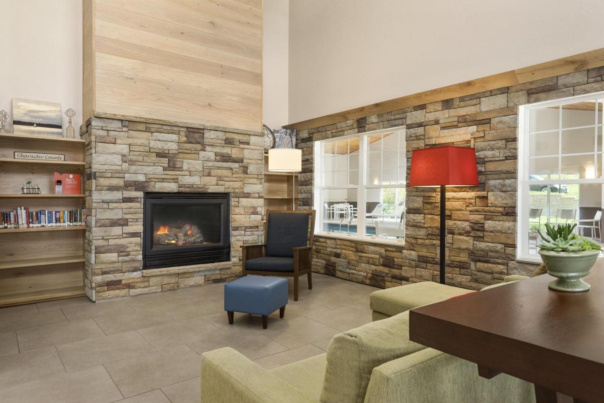 Country Inn & Suites by Radisson, Decorah, IA photo 27