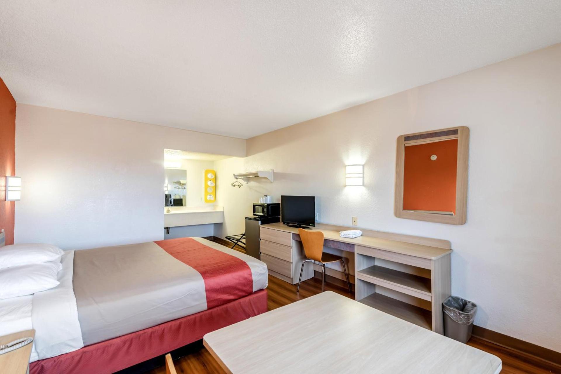 Motel 6-Anniston, AL photo 14