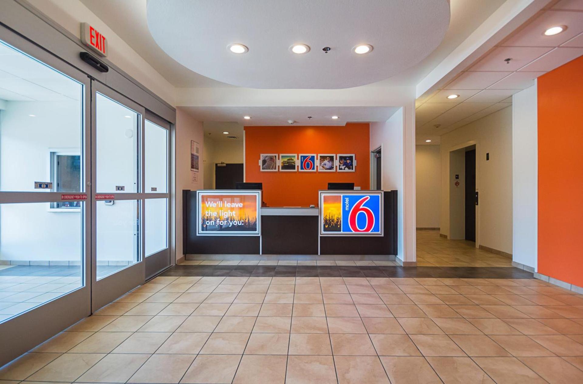 Days Inn by Wyndham South Bend/Notre Dame photo 6