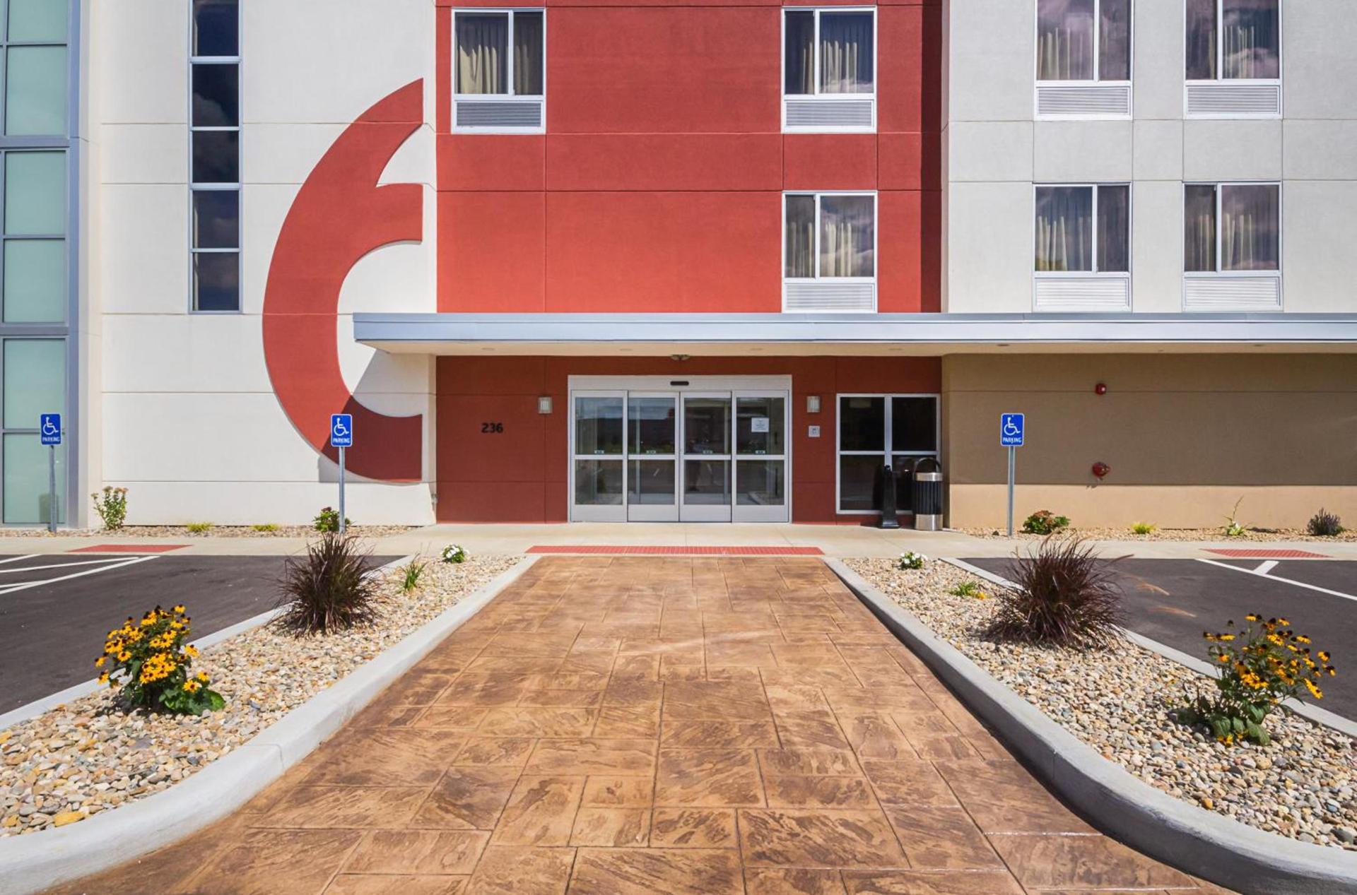 Days Inn by Wyndham South Bend/Notre Dame photo 24