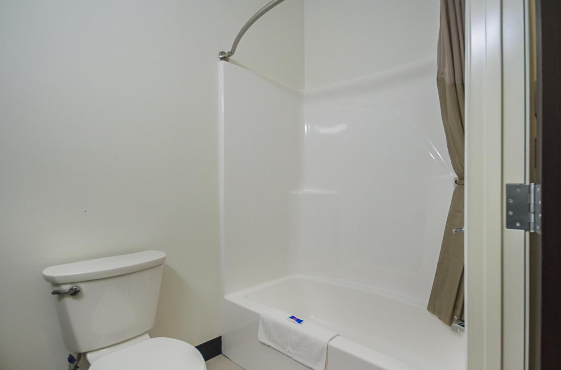 Days Inn by Wyndham South Bend/Notre Dame photo 32