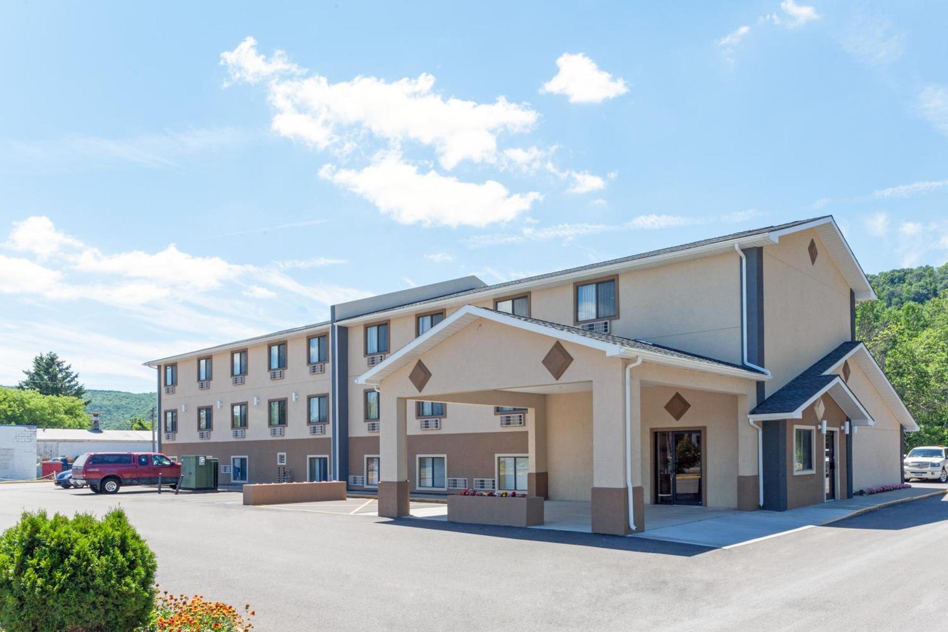 Super 8 by Wyndham Bath Hammondsport Area photo 22