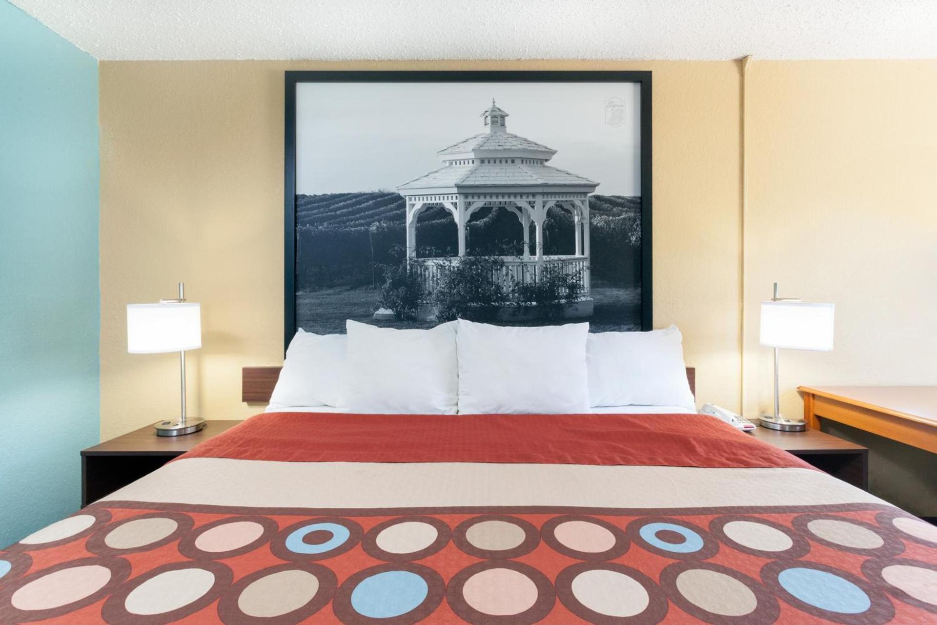 Super 8 by Wyndham Bath Hammondsport Area photo 21