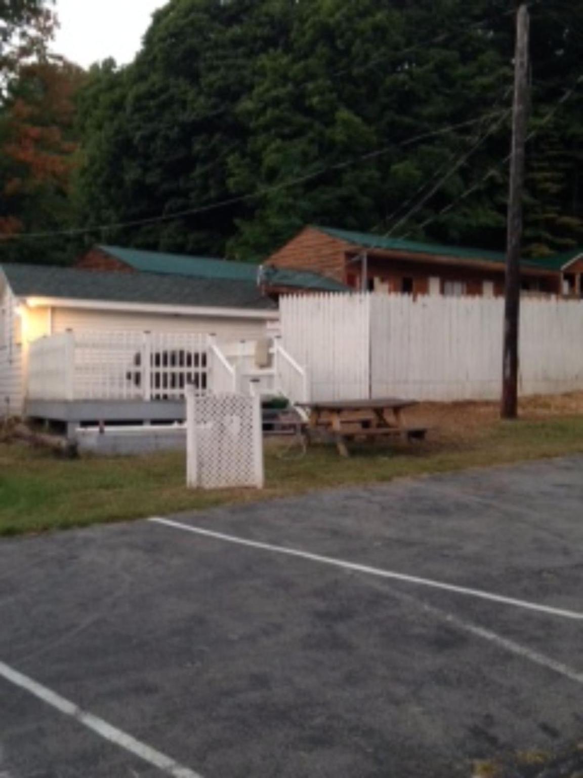 Hillside Motel photo 32