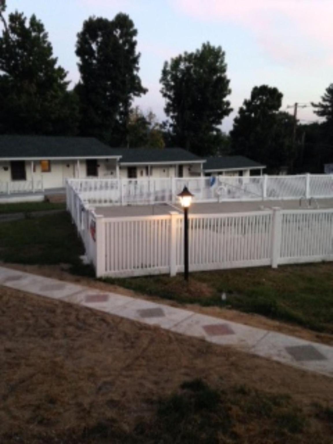 Hillside Motel photo 39