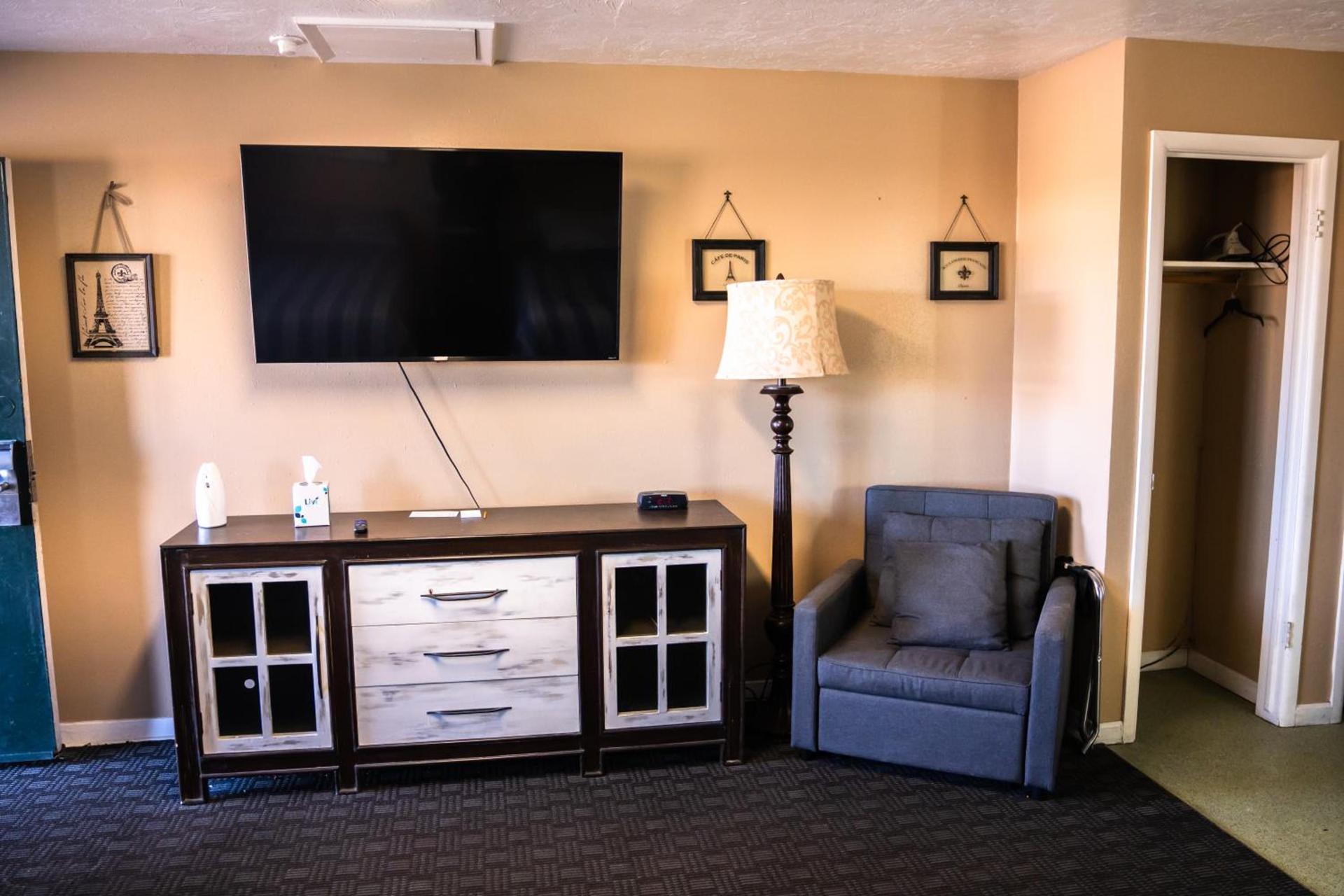 Yellowstone Motel photo 2