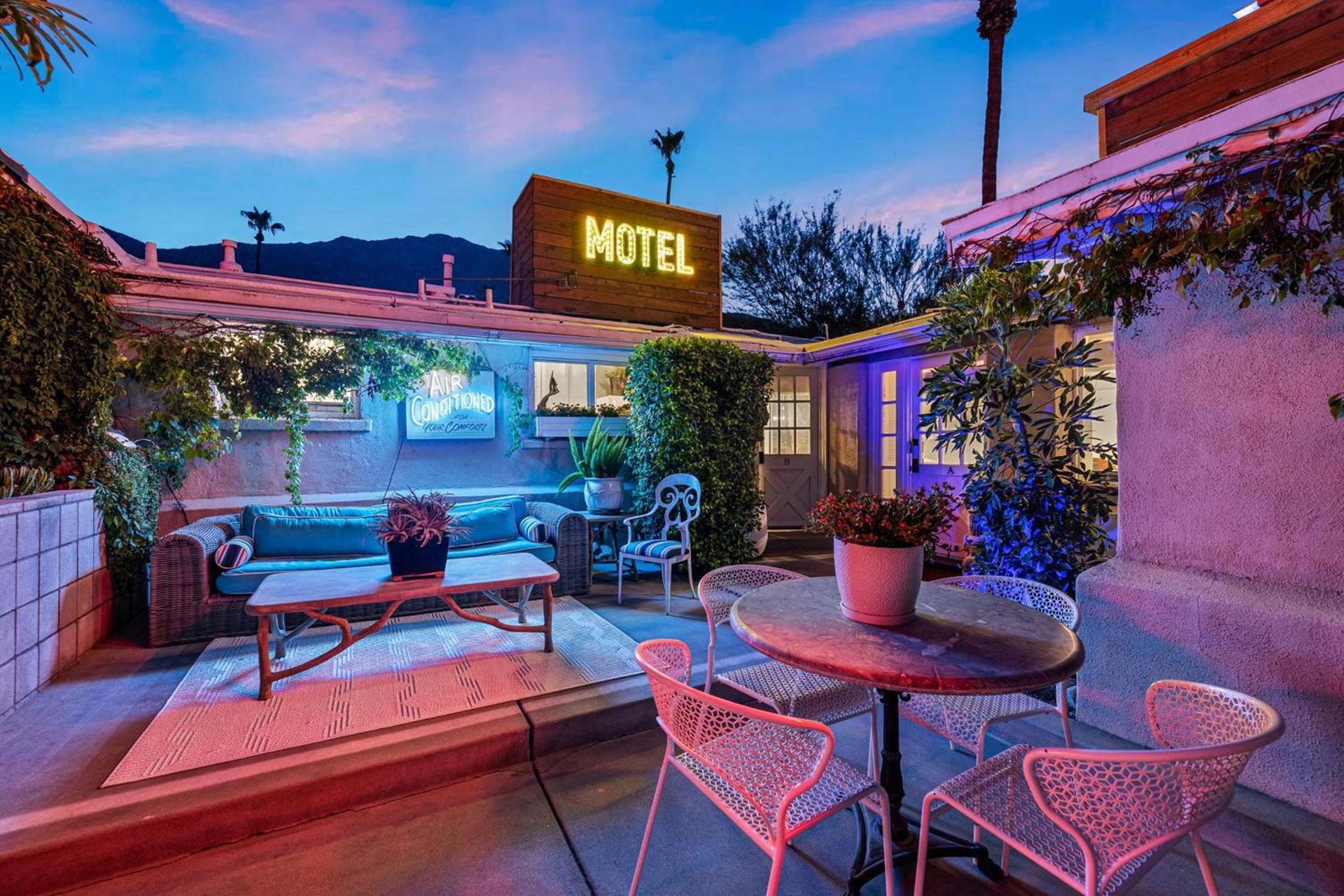 Speakeasy Hotel photo 27