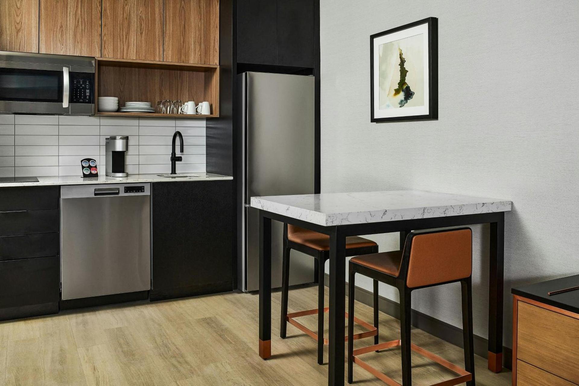 Apiary Hotel Belleview Station Denver photo 3