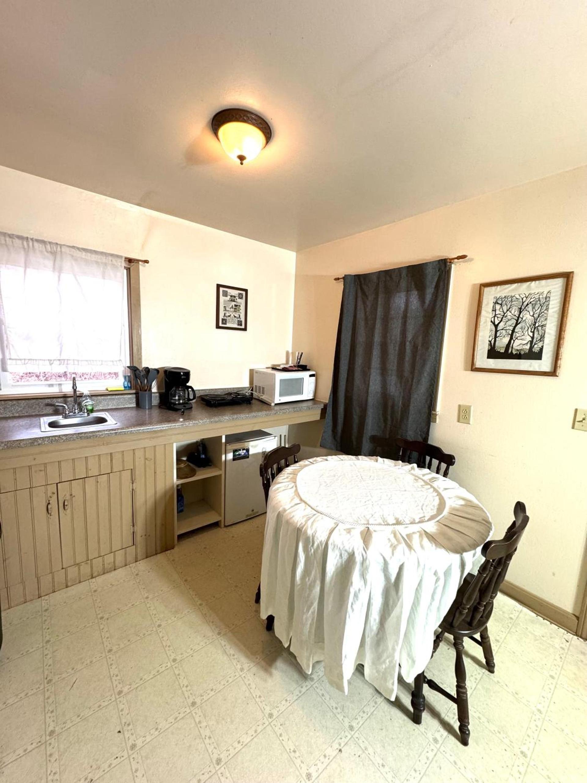 Parkview Lodge & Cabins photo 12