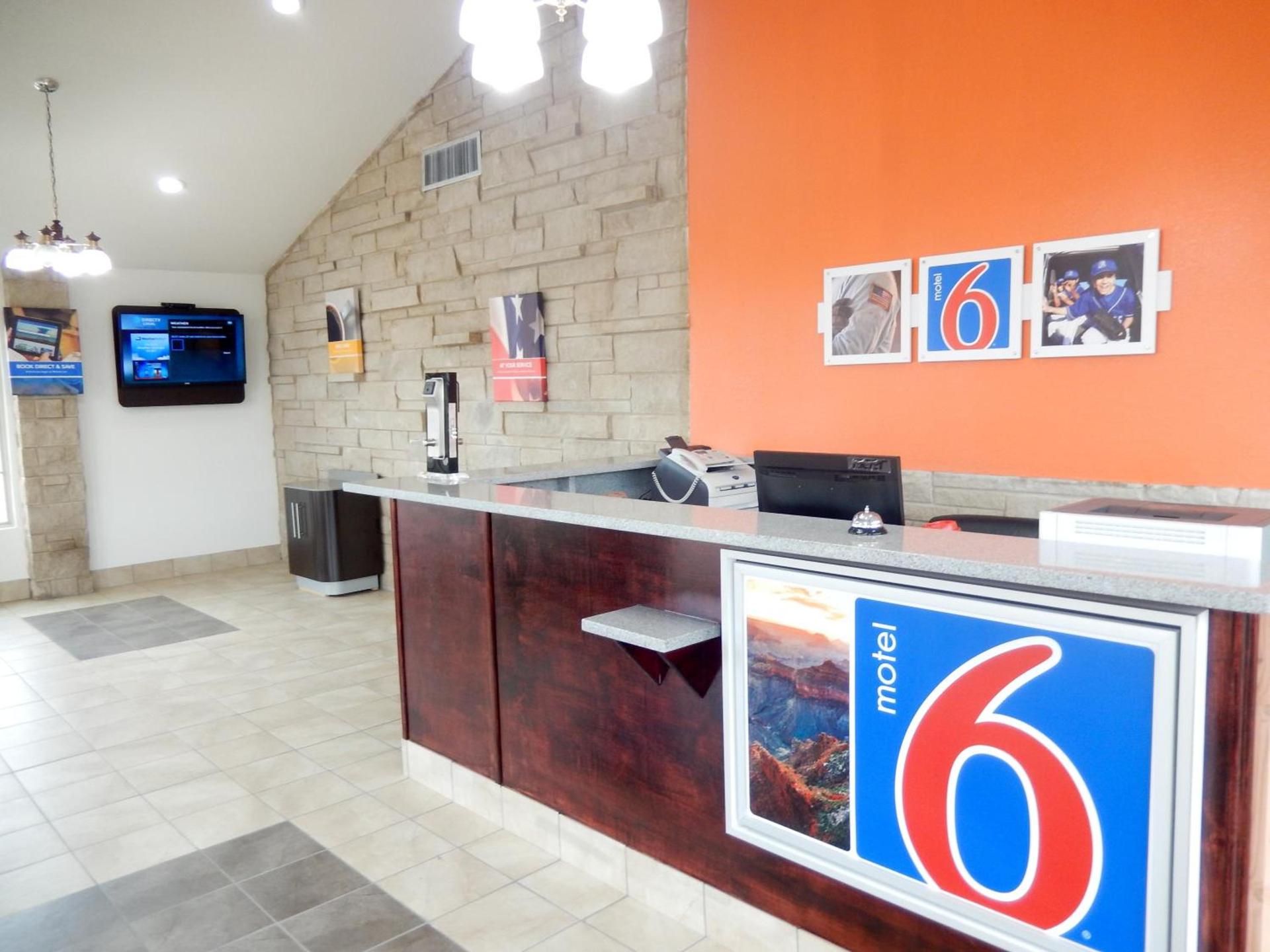 Motel 6-Childress, TX photo 32