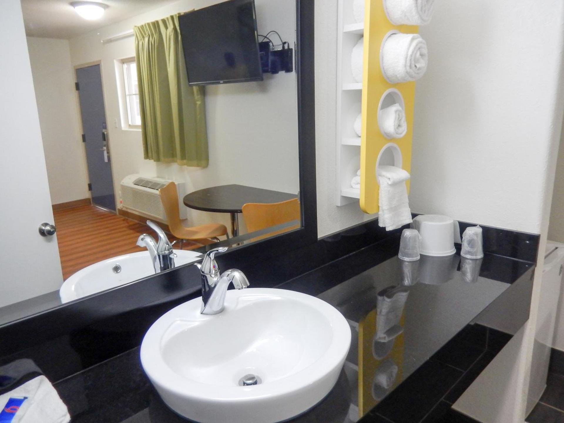 Motel 6-Childress, TX photo 37