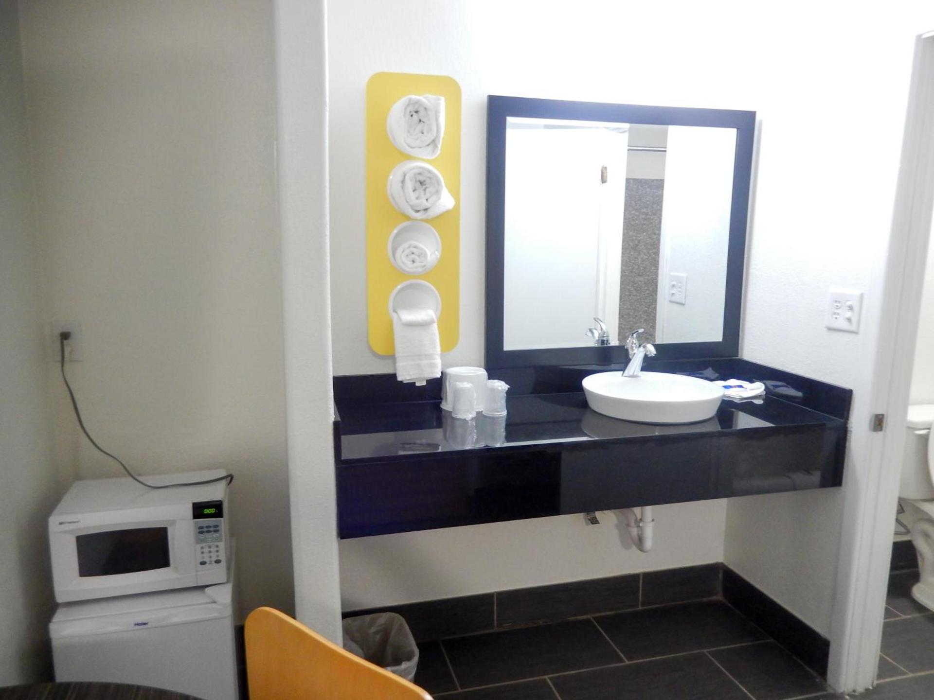 Motel 6-Childress, TX photo 38