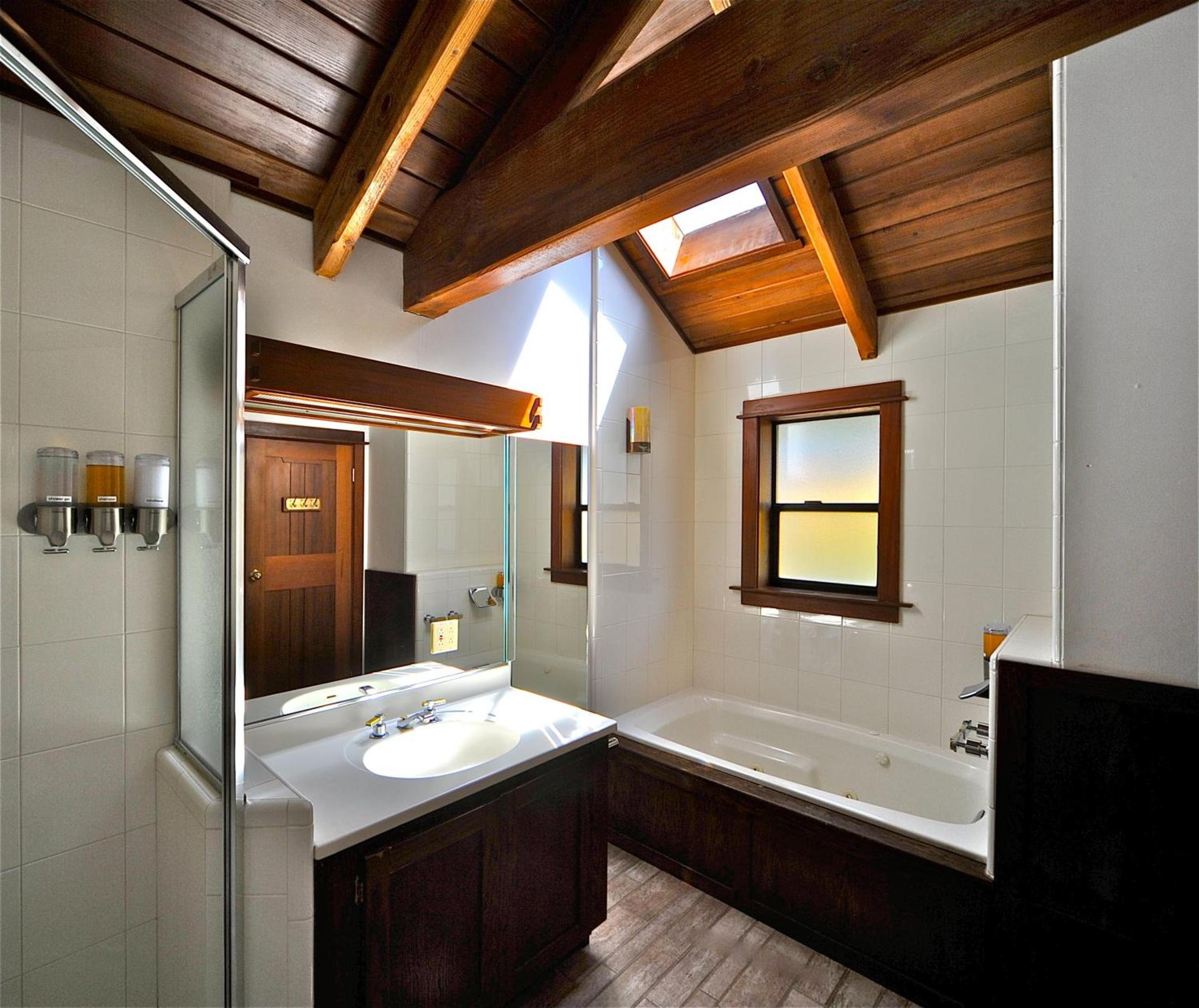 Elk Cove Inn & Spa photo 86