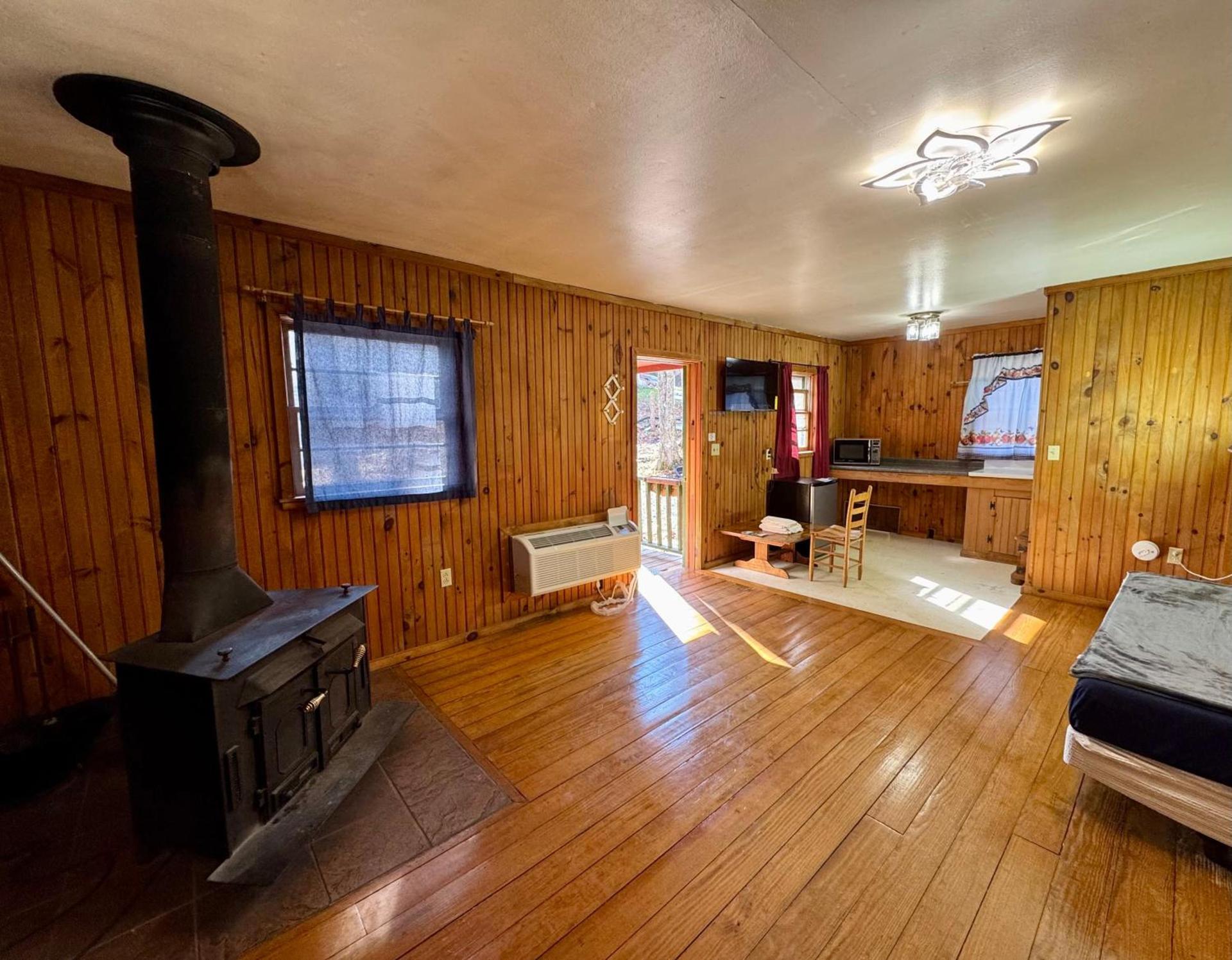 Parkview Lodge & Cabins photo 18