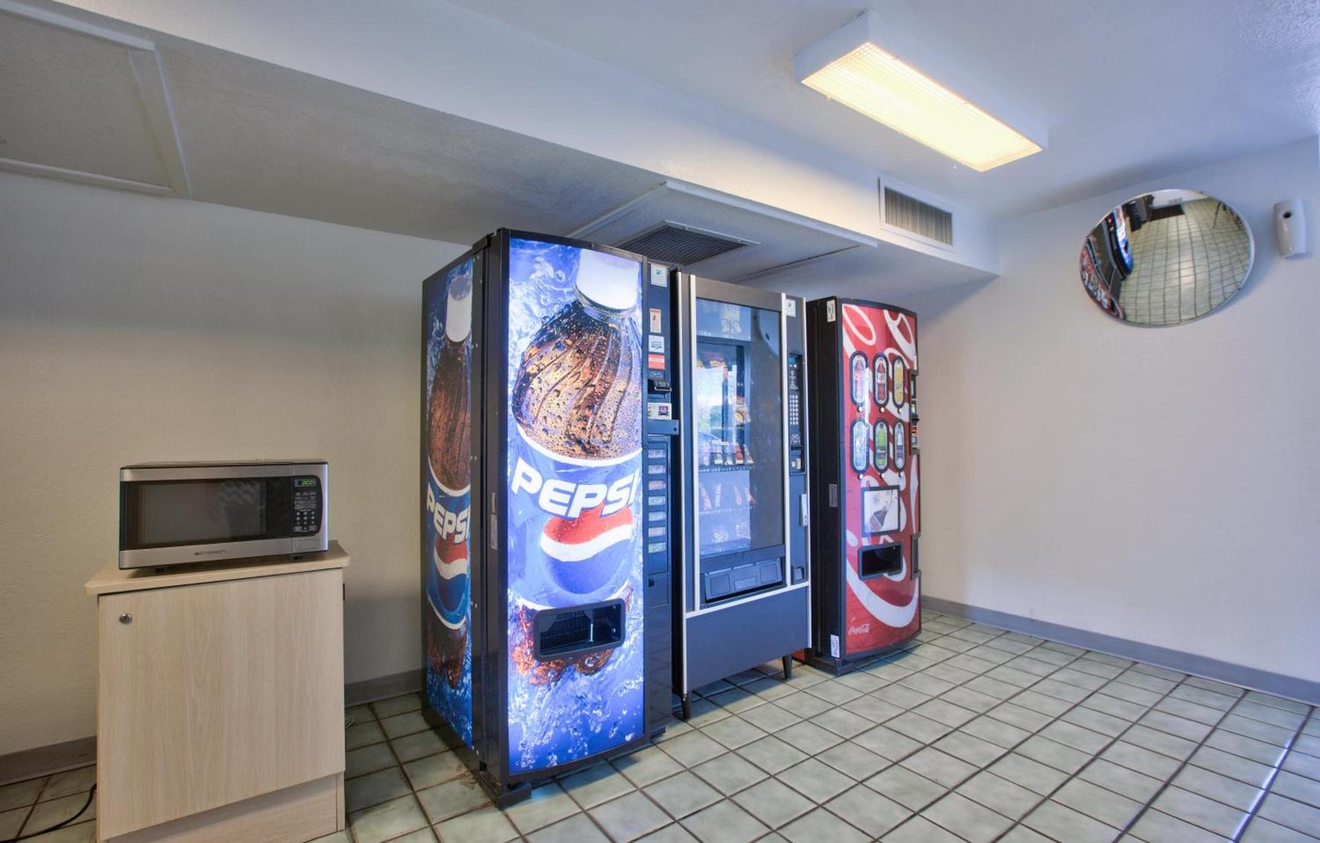 Motel 6-Valdosta, GA - University photo 34