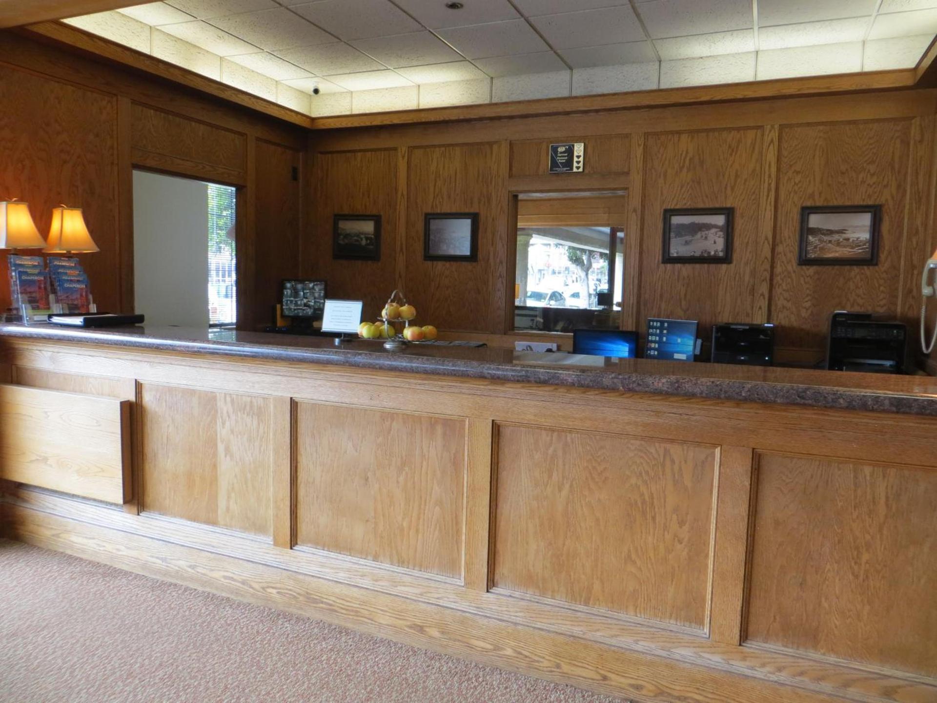 Cow Hollow Inn and Suites photo 17