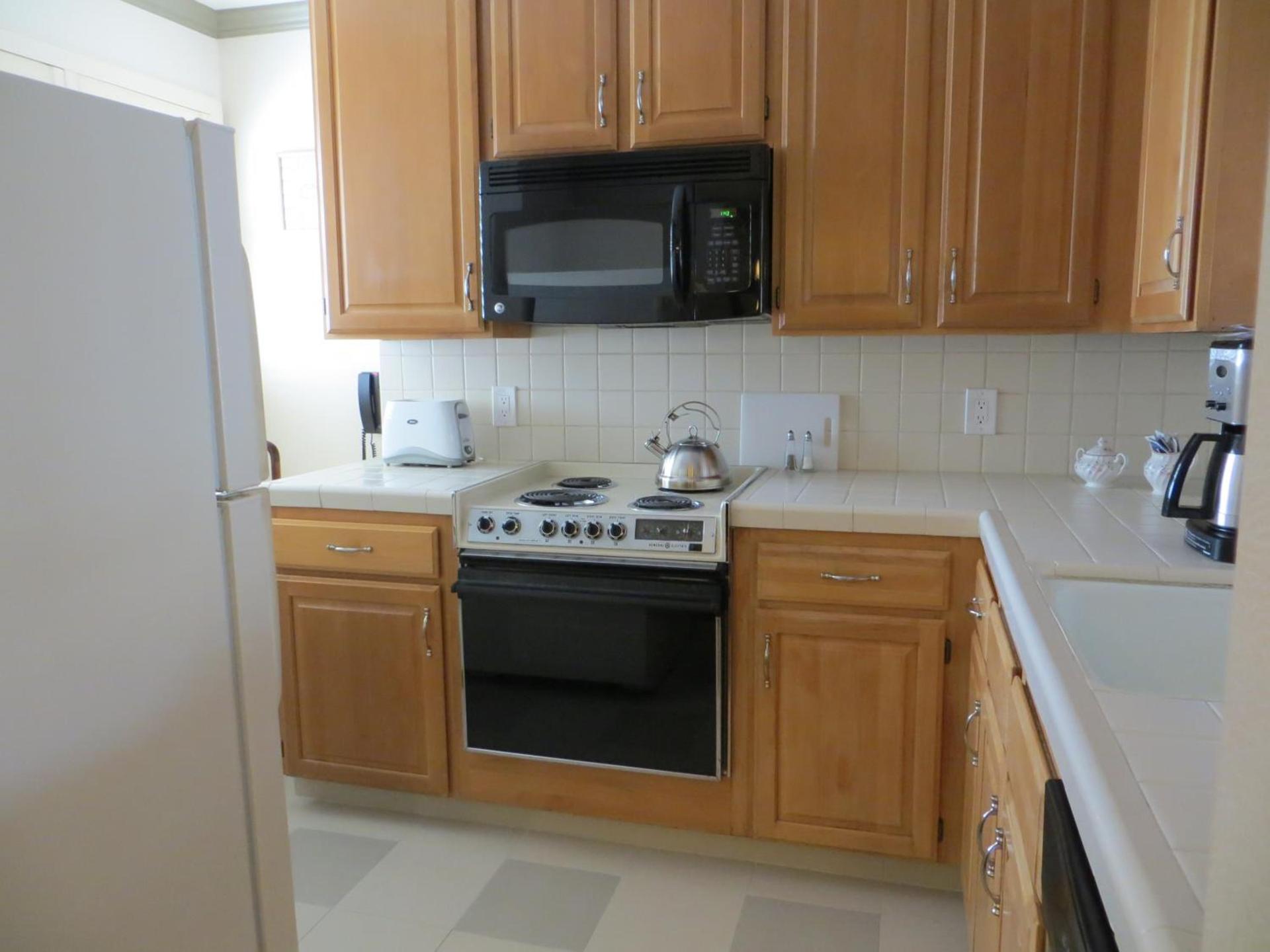 Cow Hollow Inn and Suites photo 25