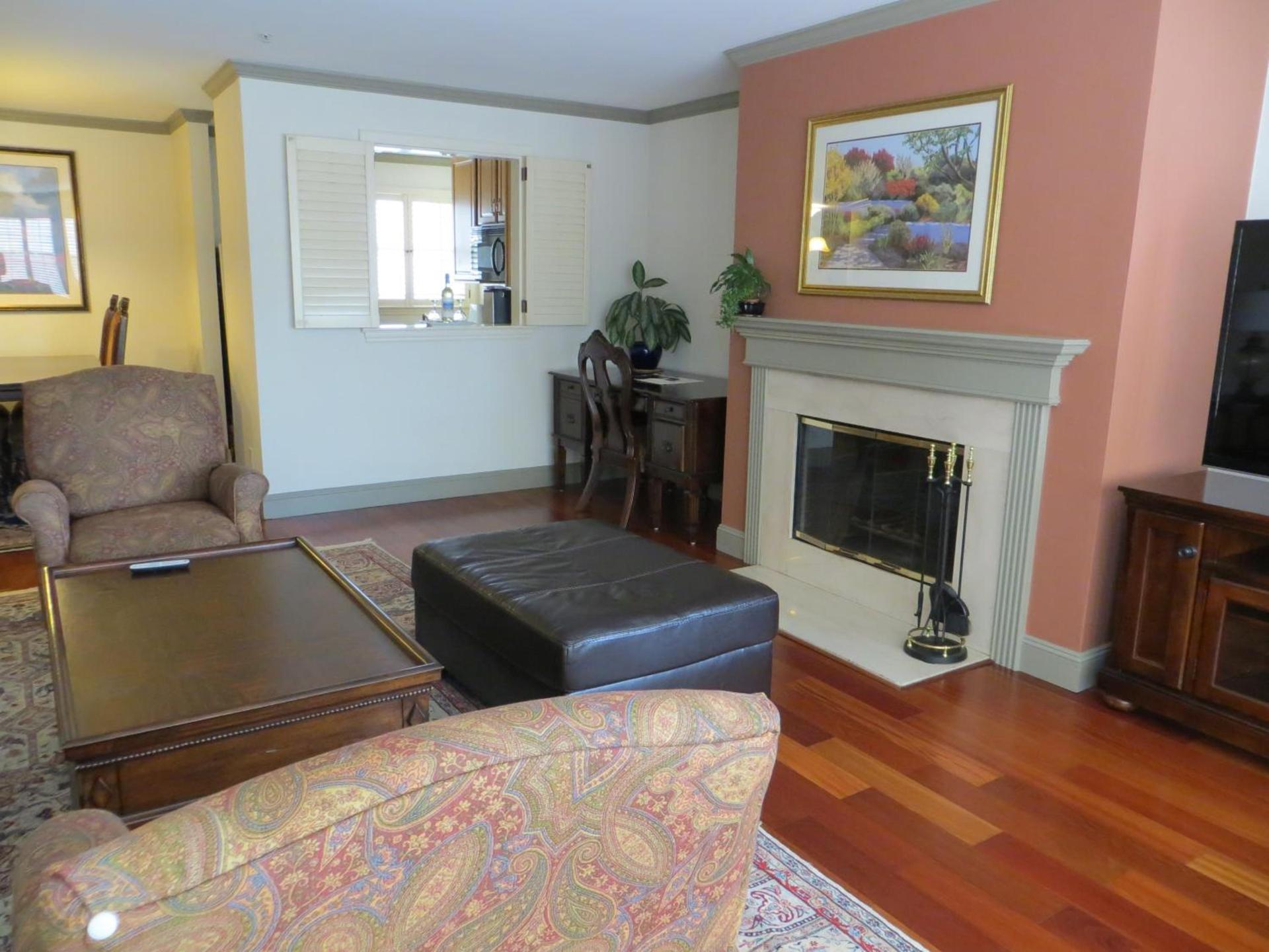 Cow Hollow Inn and Suites photo 7