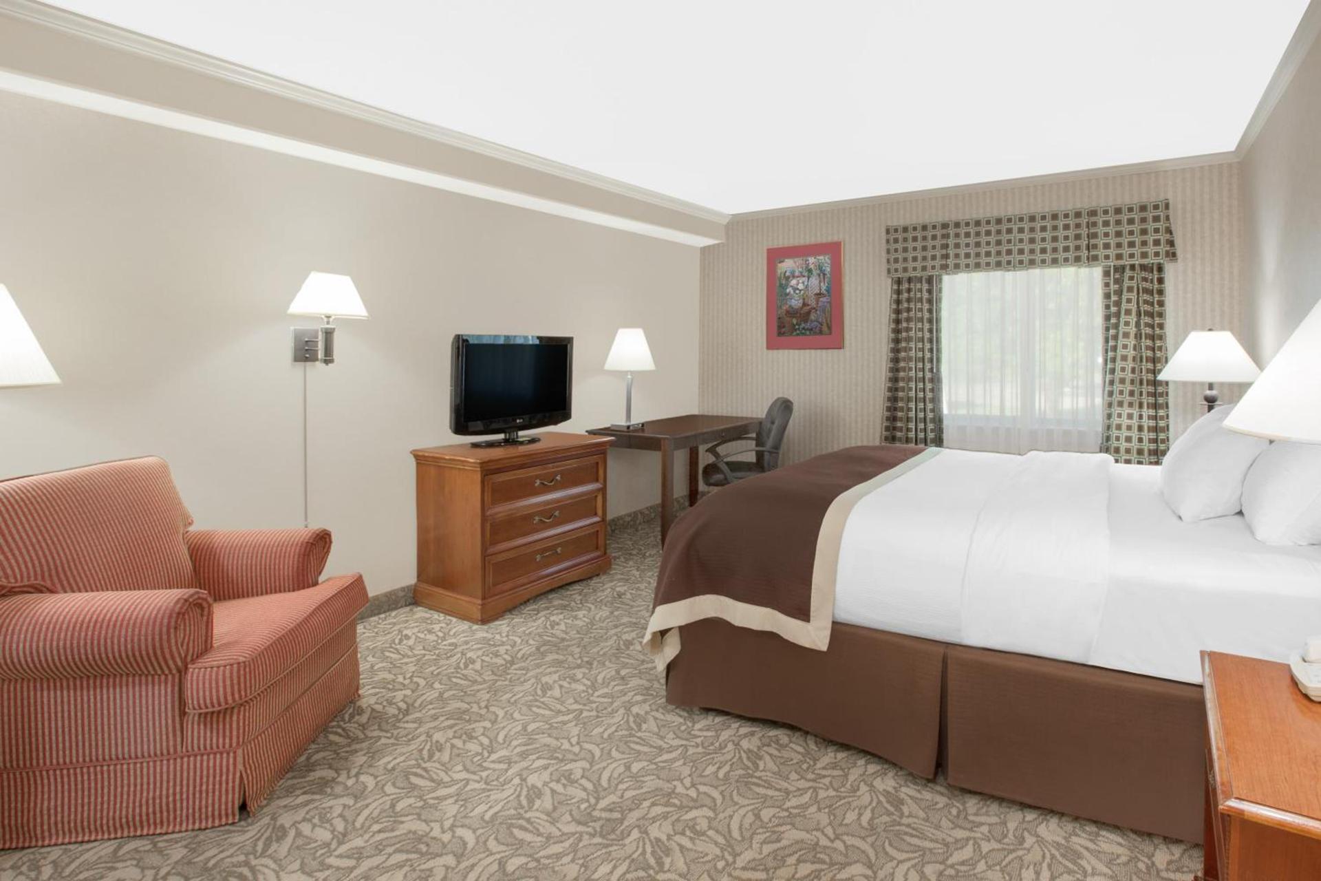 Baymont by Wyndham Jackson photo 44